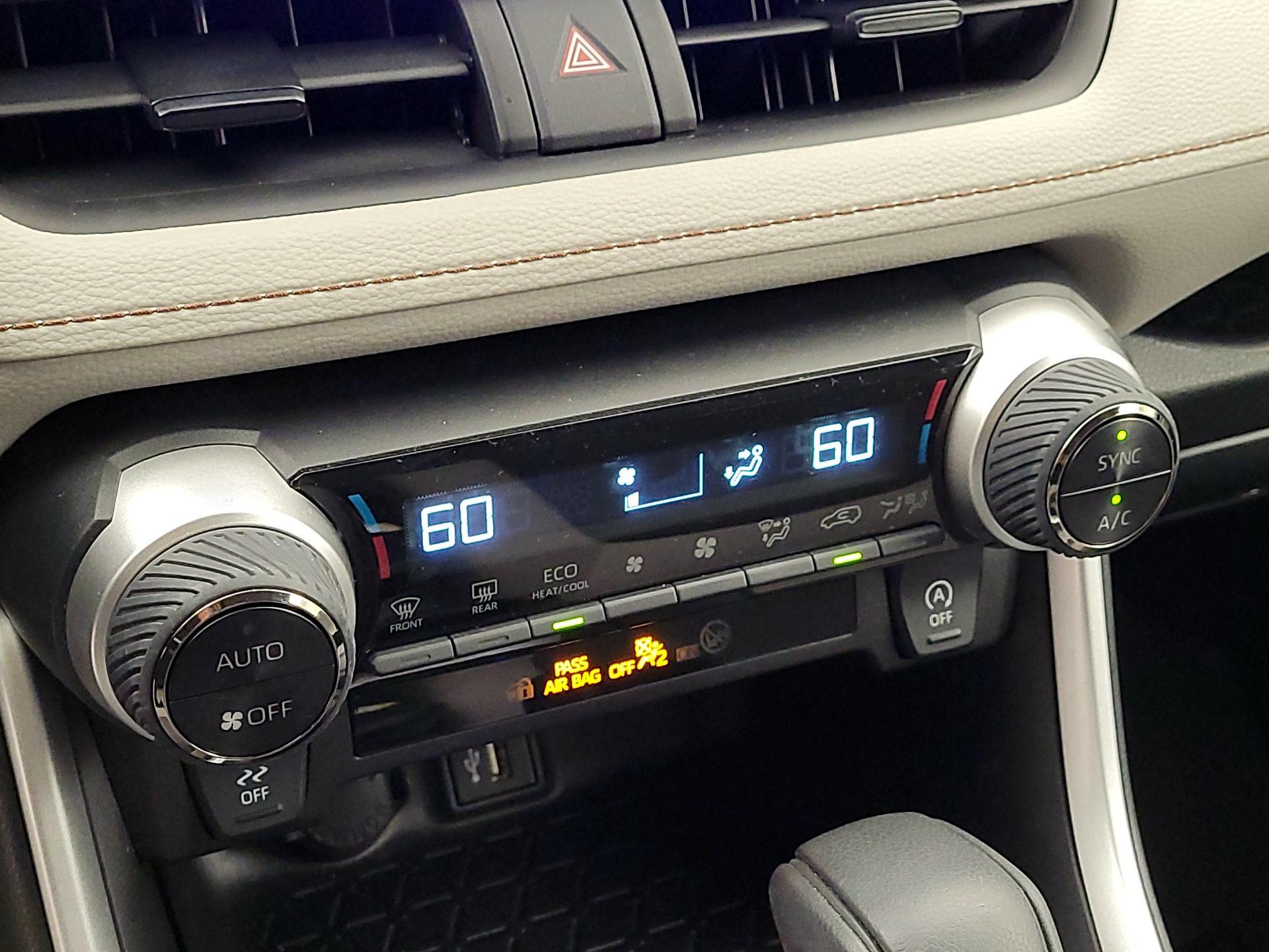 Thumbnail: 2025 Toyota RAV4 - 16