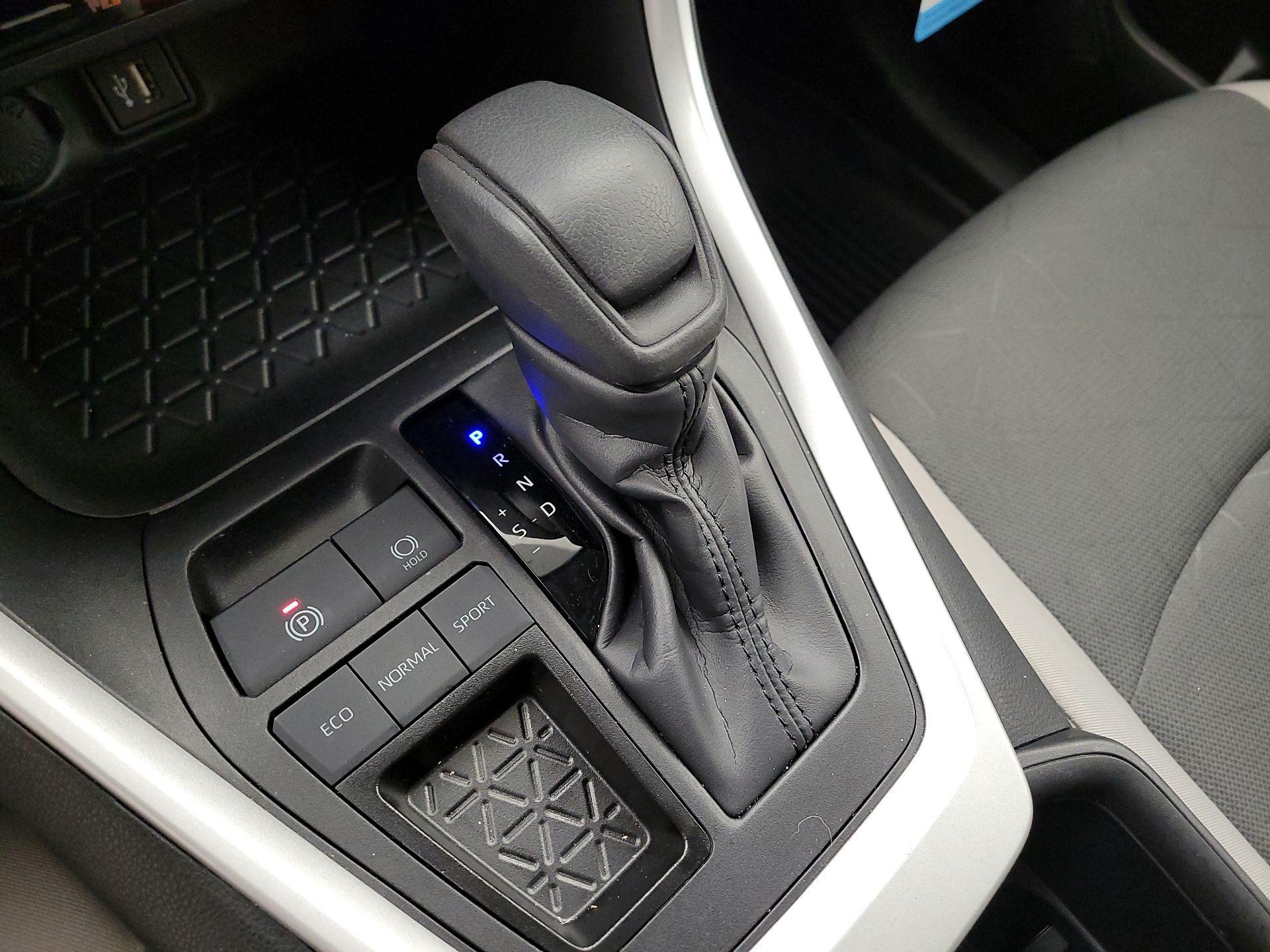 Thumbnail: 2025 Toyota RAV4 - 17