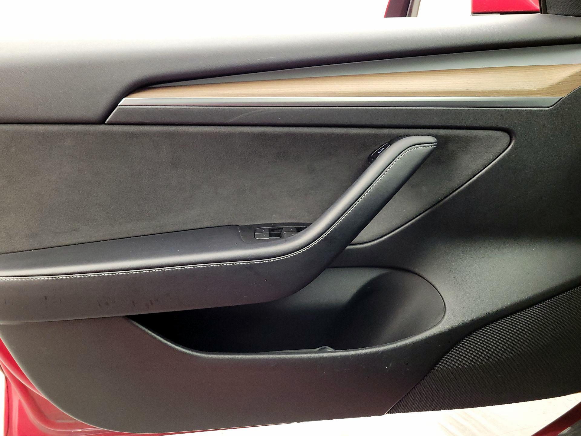 Thumbnail: 2022 Tesla Model 3 - 12