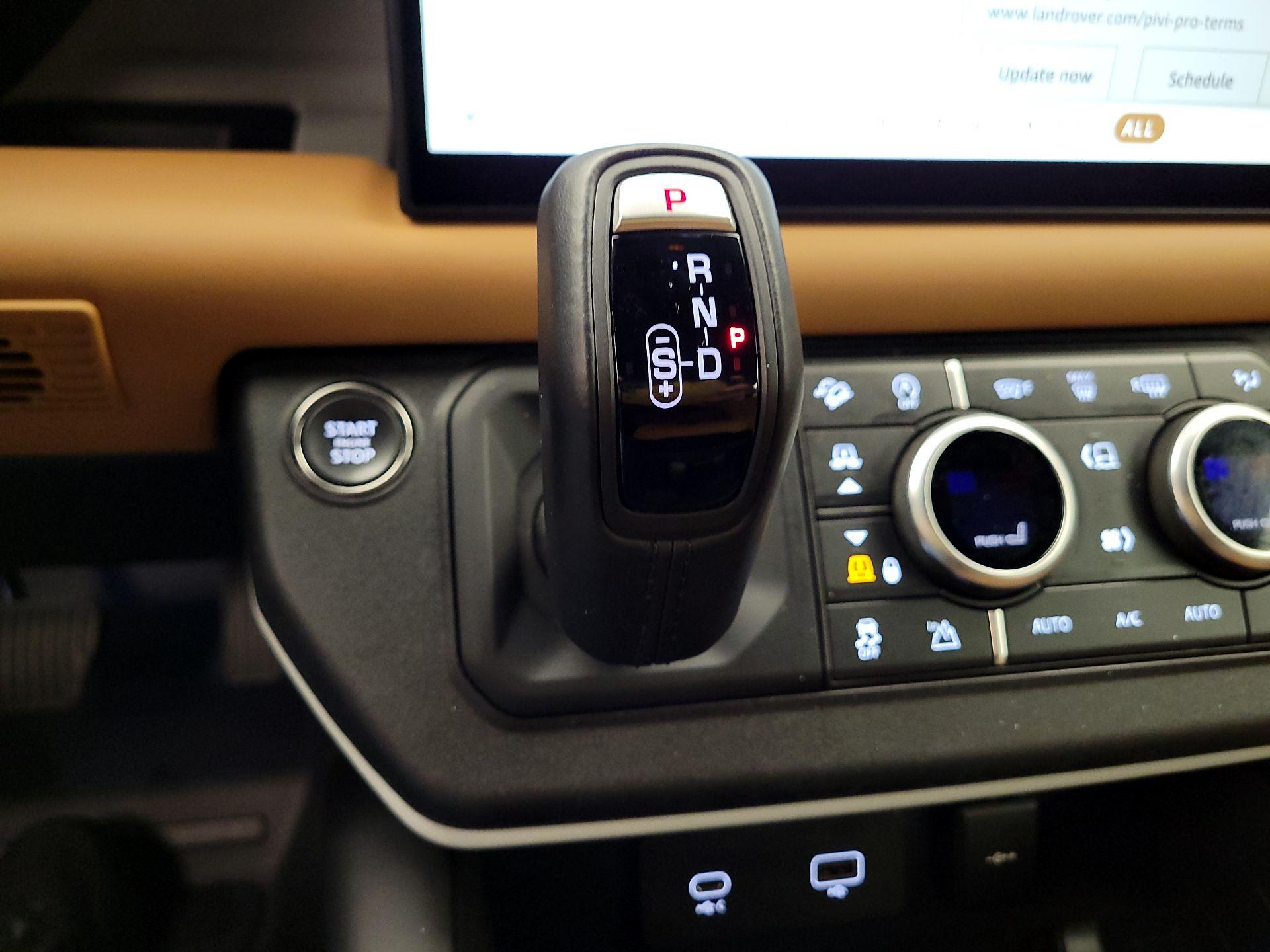 Thumbnail: 2024 Land Rover Defender - 17