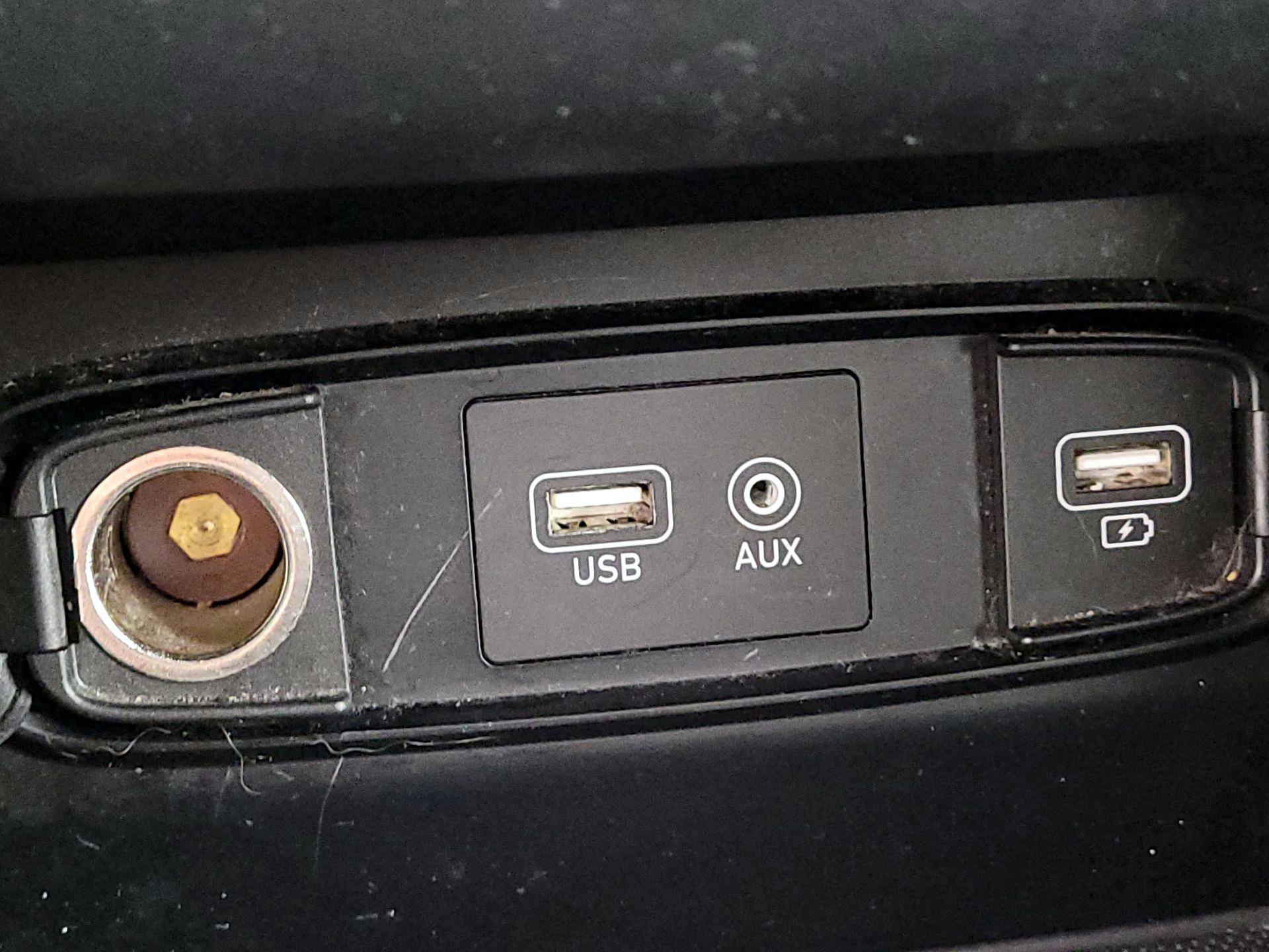 Thumbnail: 2019 Hyundai Santa Fe - 18