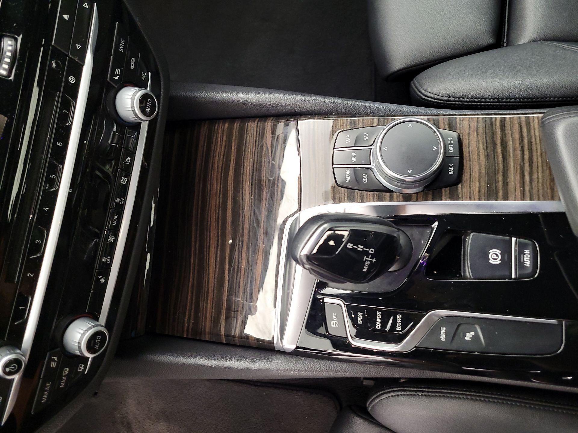 Thumbnail: 2018 BMW 5 Series - 17