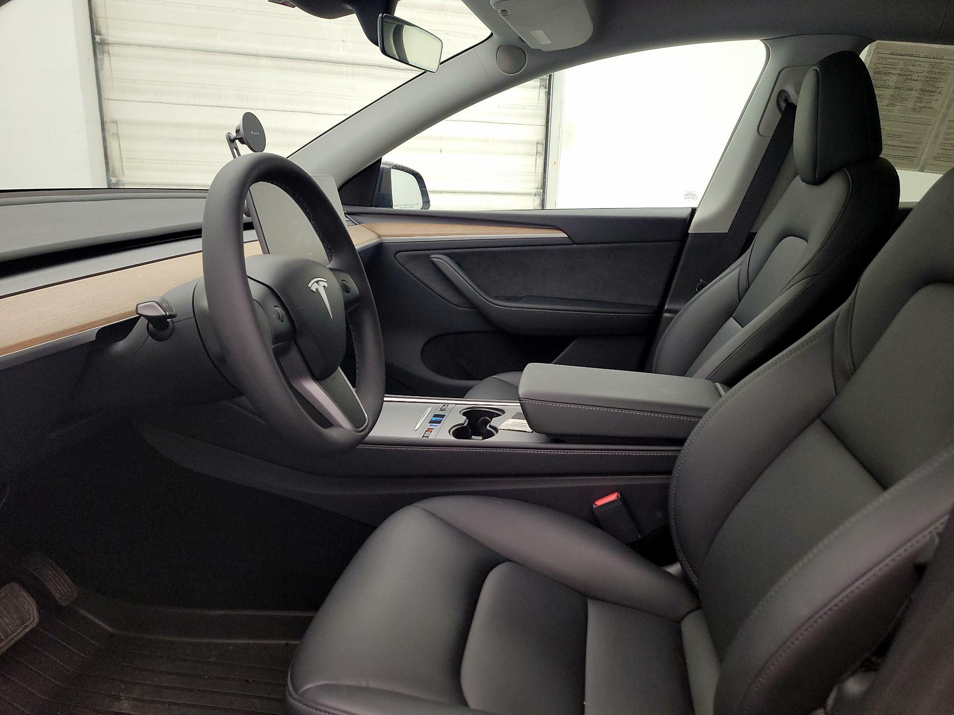 Thumbnail: 2025 Tesla Model Y - 11