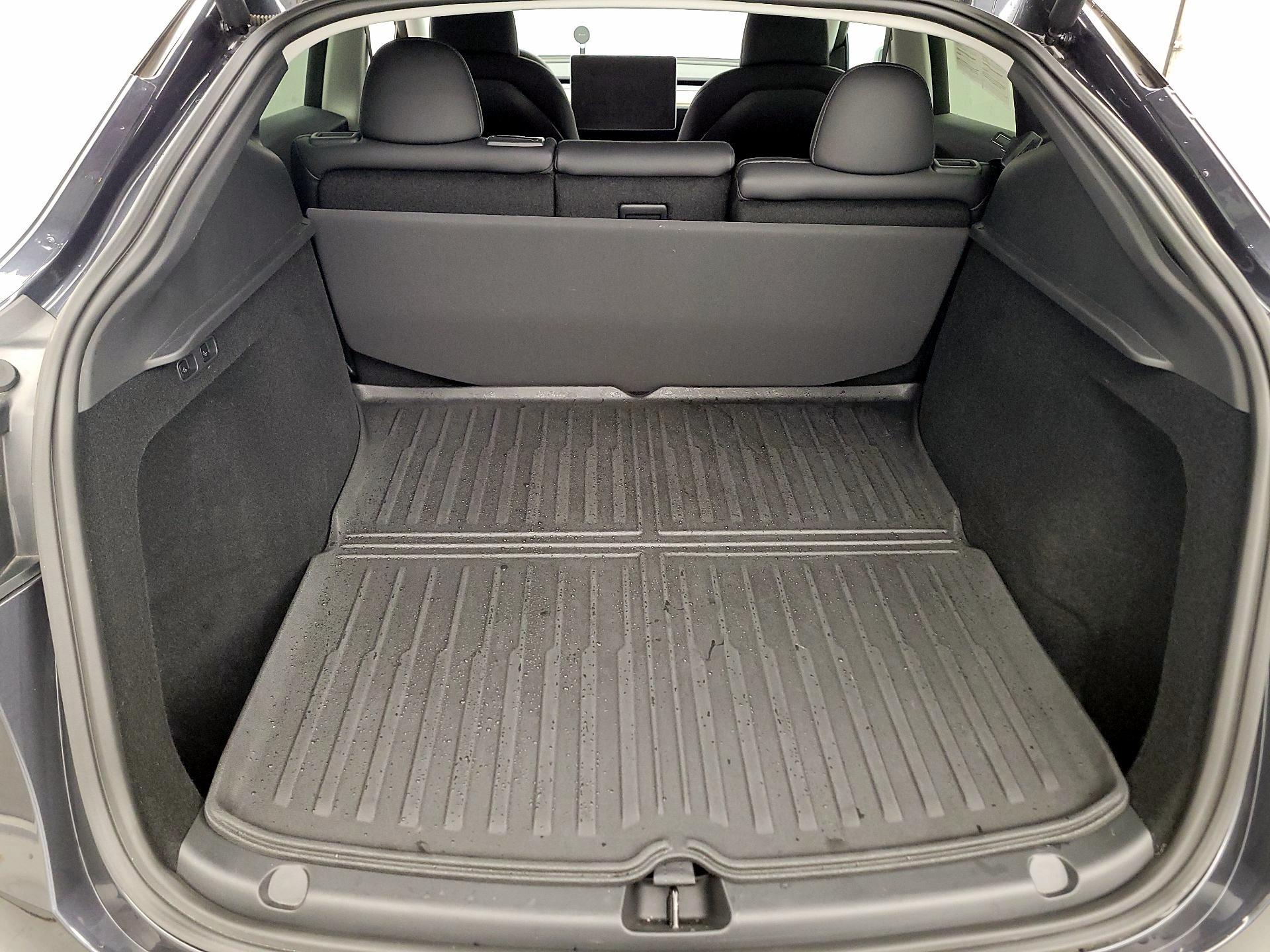 Thumbnail: 2025 Tesla Model Y - 19