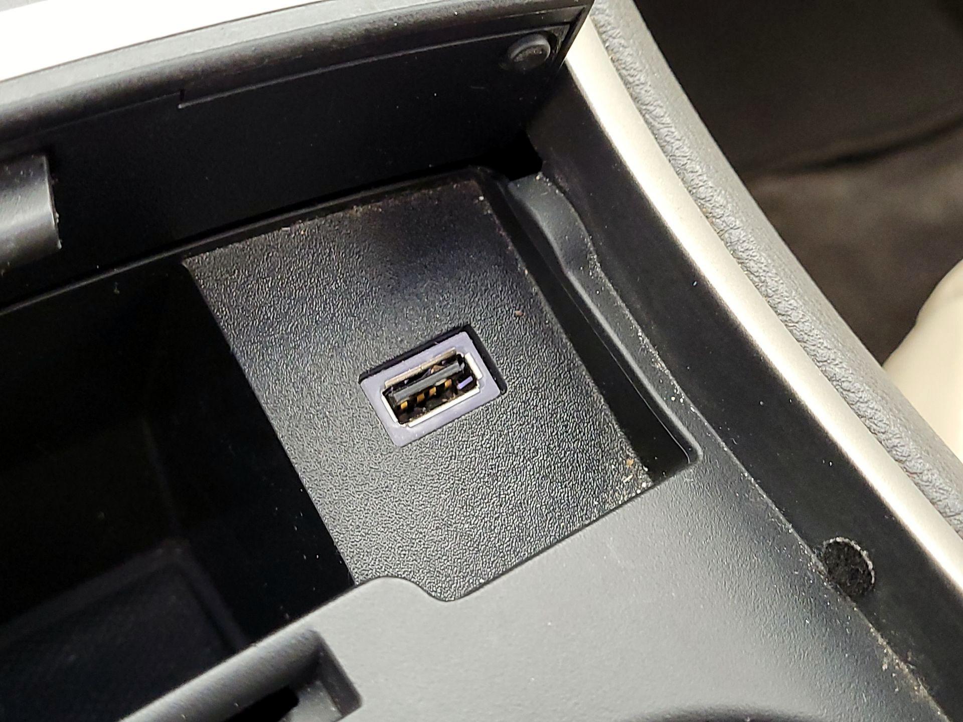 Thumbnail: 2017 Lincoln MKZ - 18