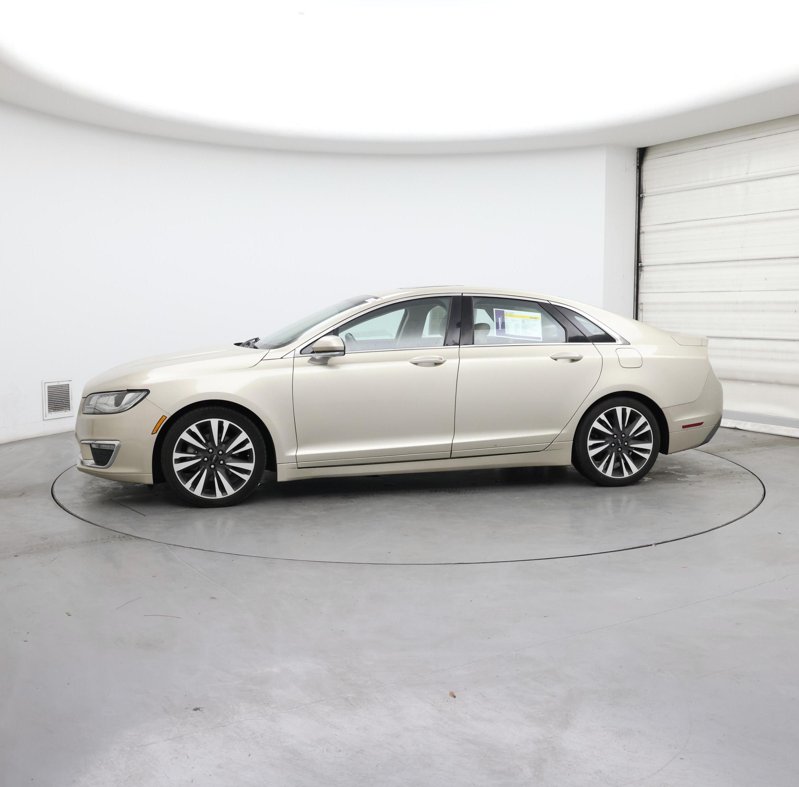 Thumbnail: 2017 Lincoln MKZ - 3