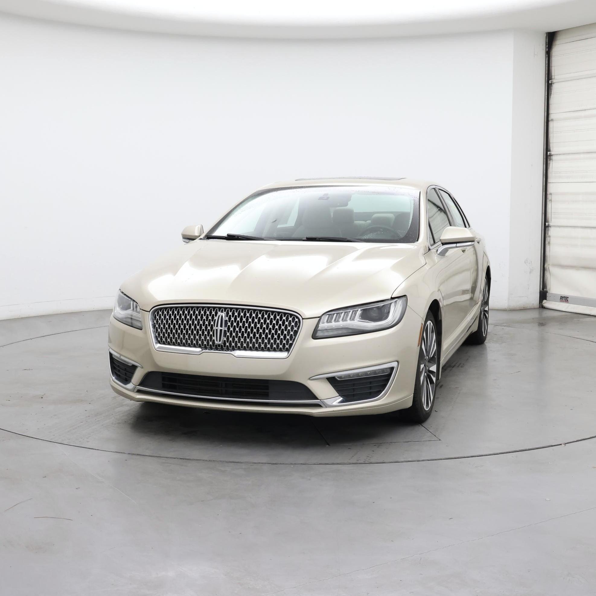 Thumbnail: 2017 Lincoln MKZ - 4