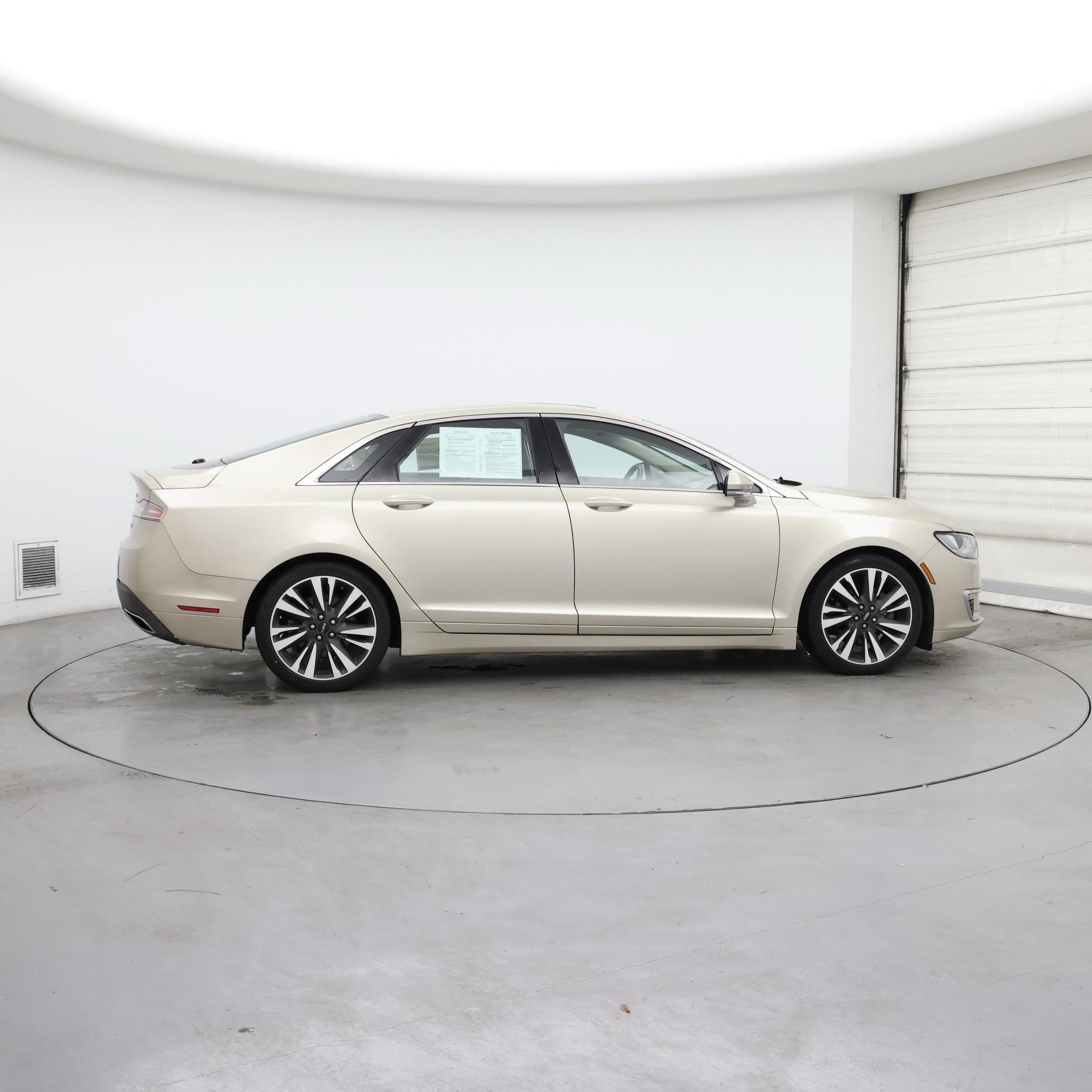 Thumbnail: 2017 Lincoln MKZ - 7