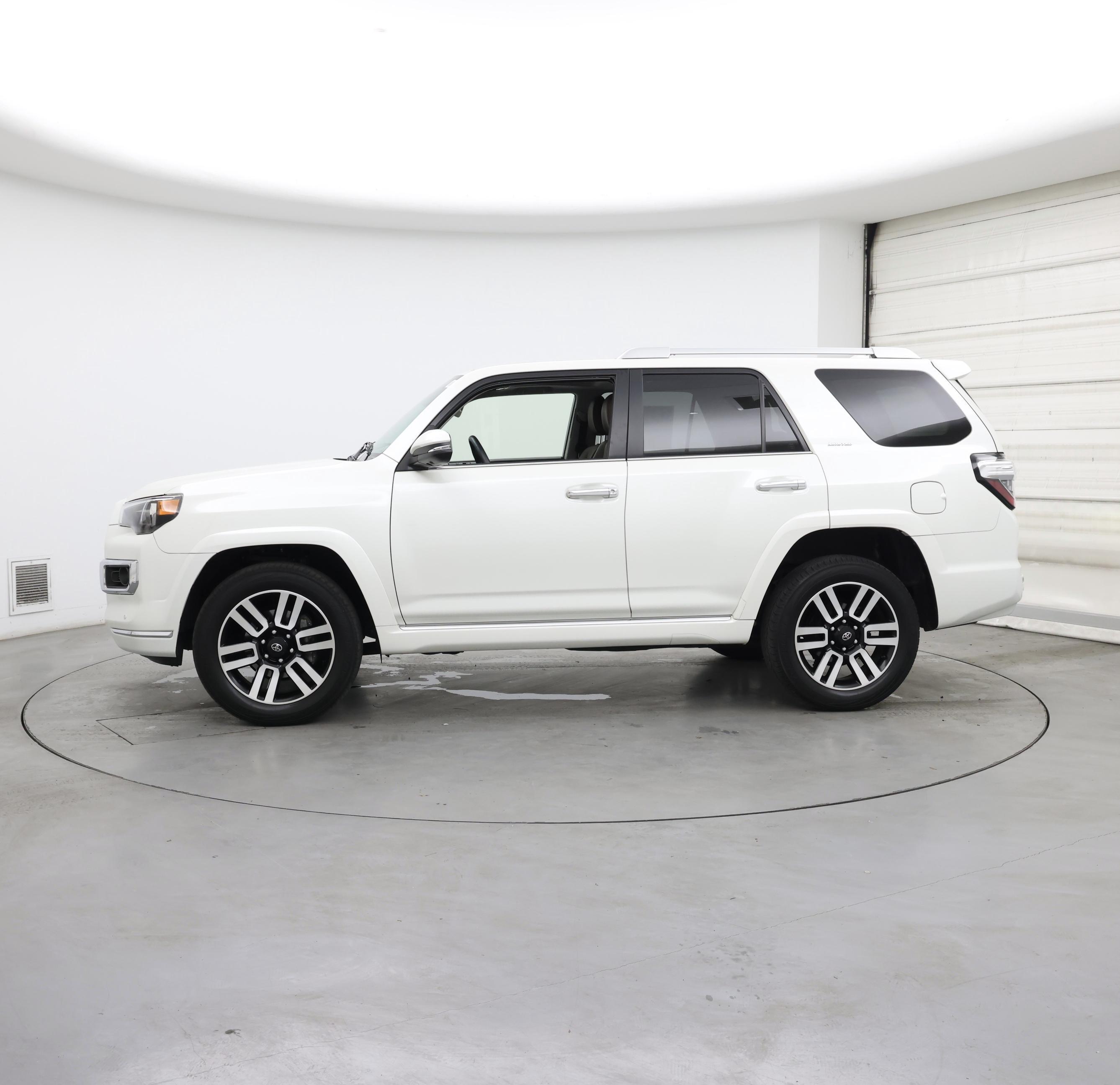 Thumbnail: 2022 Toyota 4Runner - 3