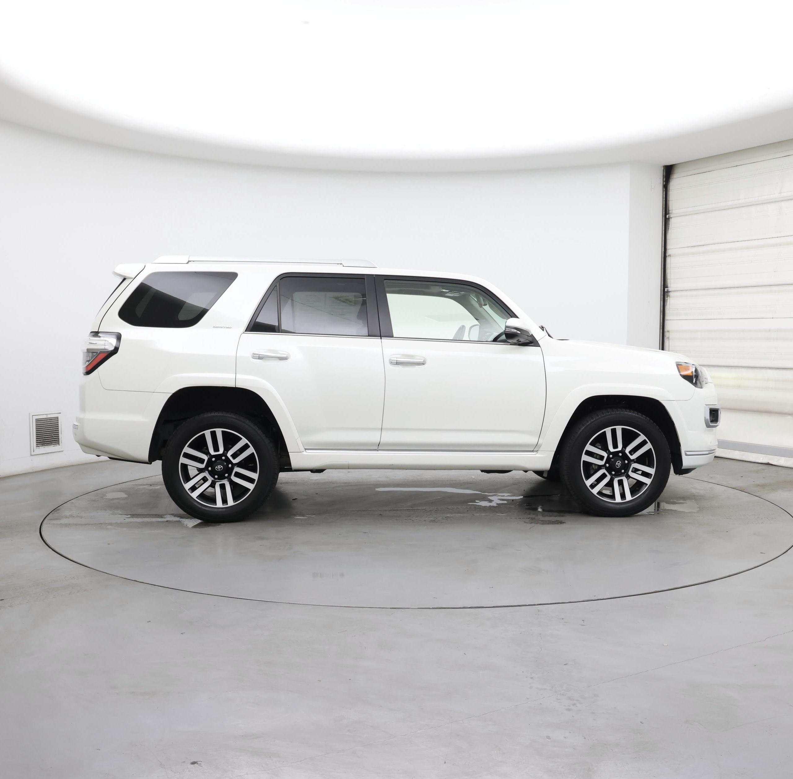 Thumbnail: 2022 Toyota 4Runner - 7