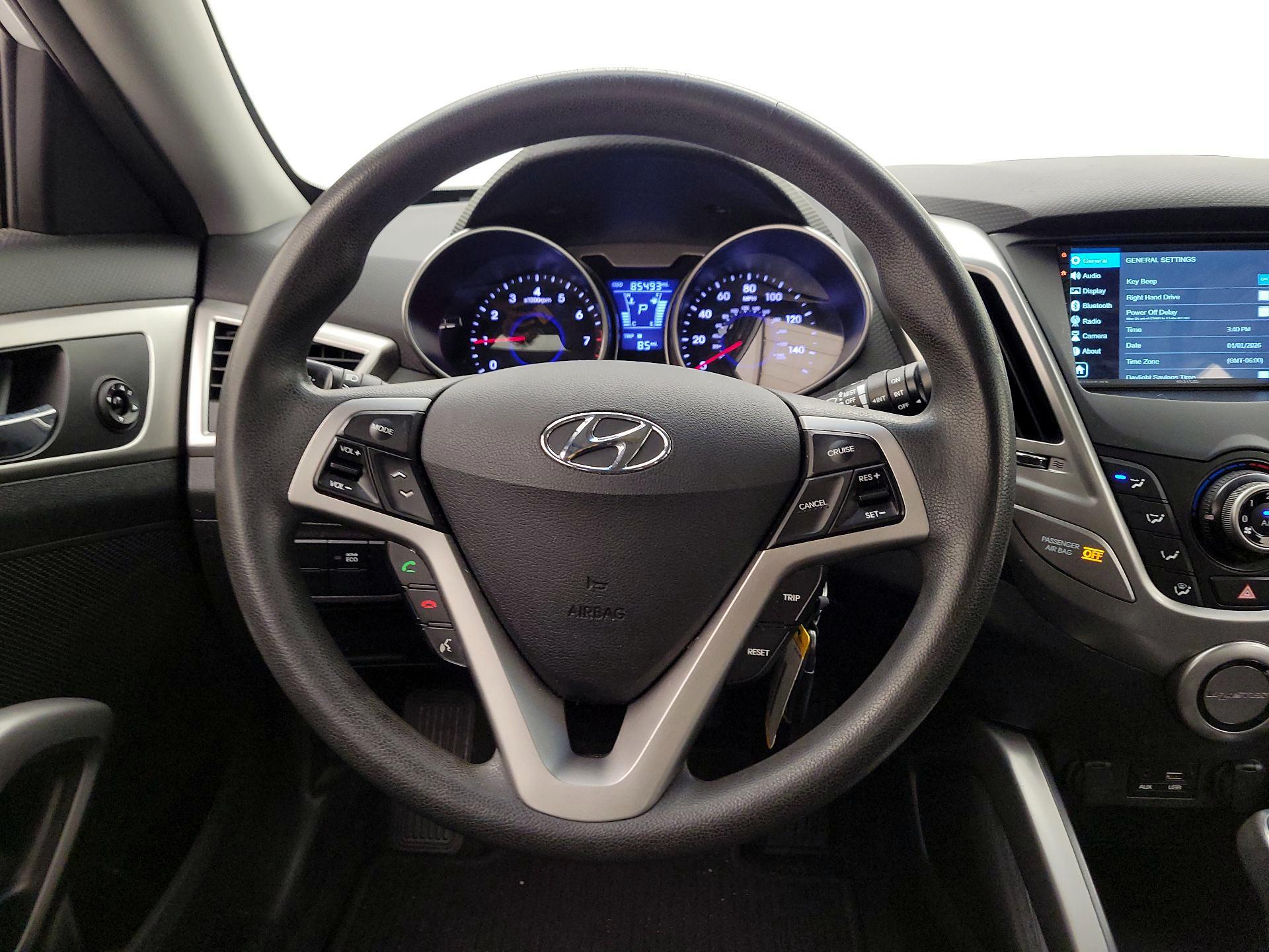Thumbnail: 2016 Hyundai Veloster - 10