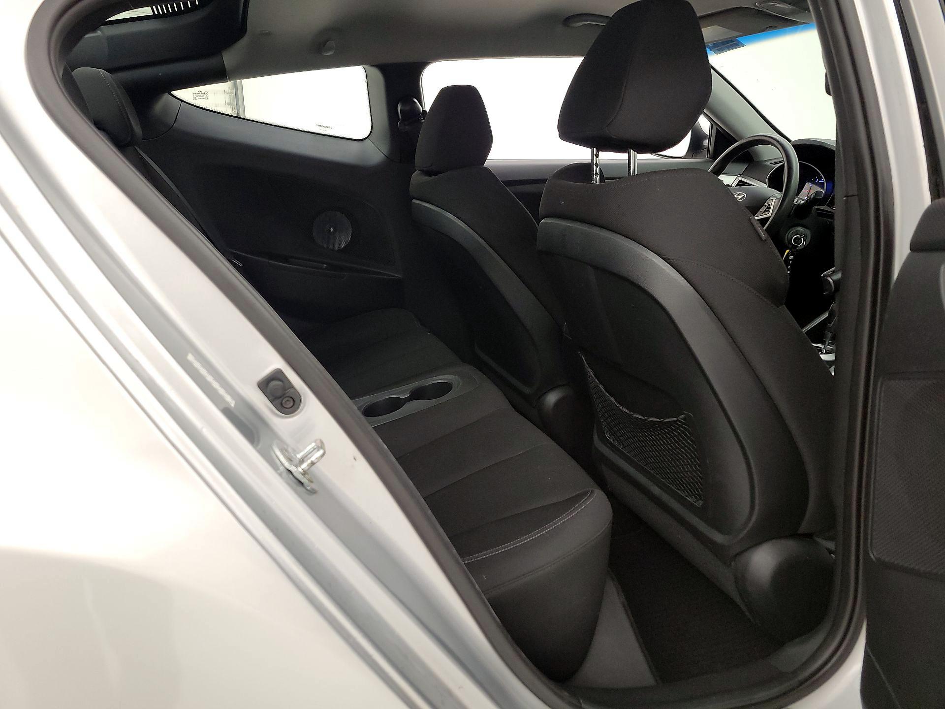 Thumbnail: 2016 Hyundai Veloster - 19