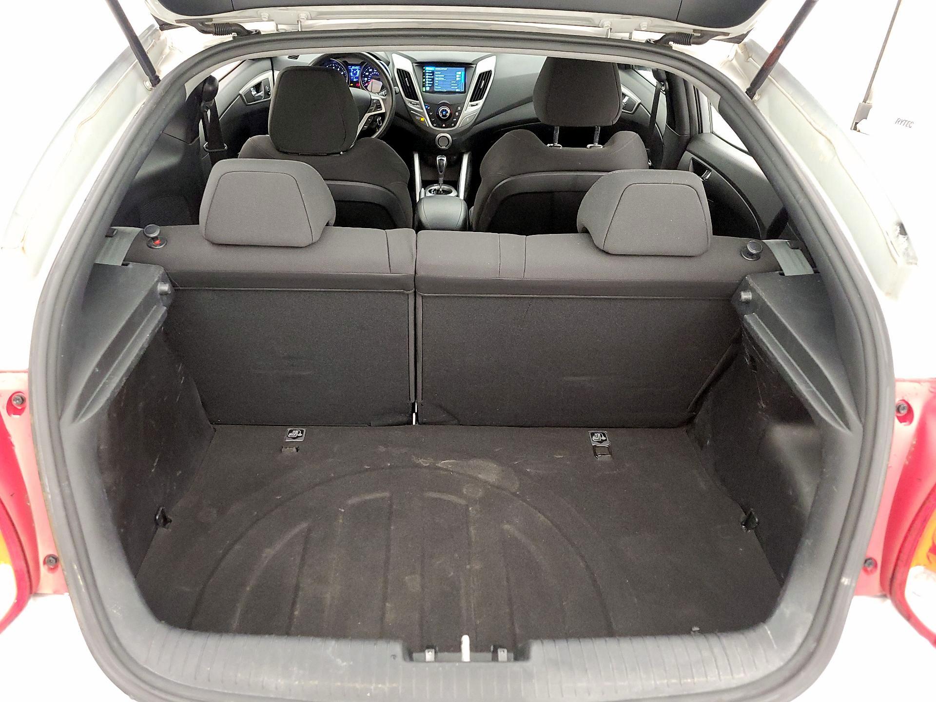 Thumbnail: 2016 Hyundai Veloster - 20