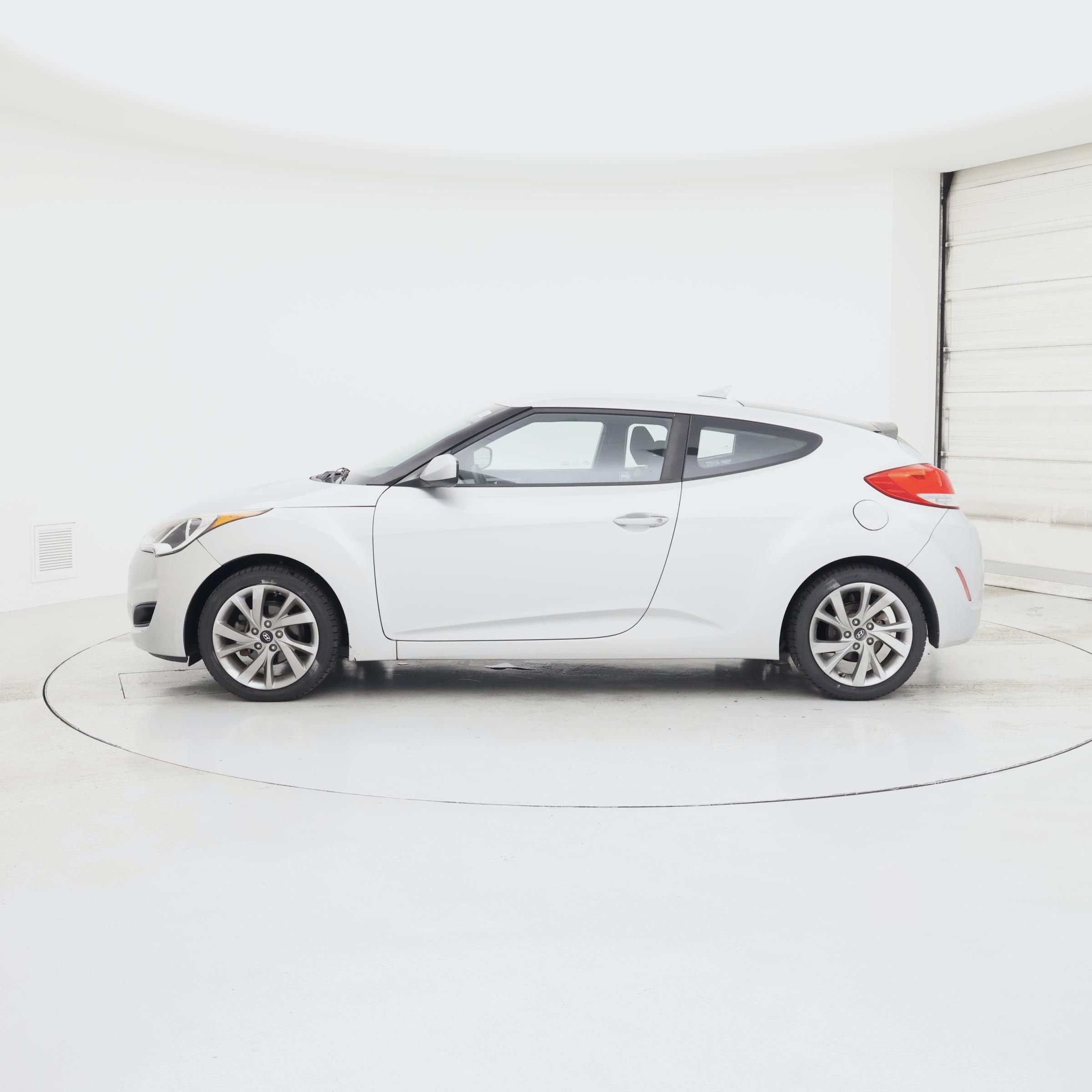 Thumbnail: 2016 Hyundai Veloster - 3