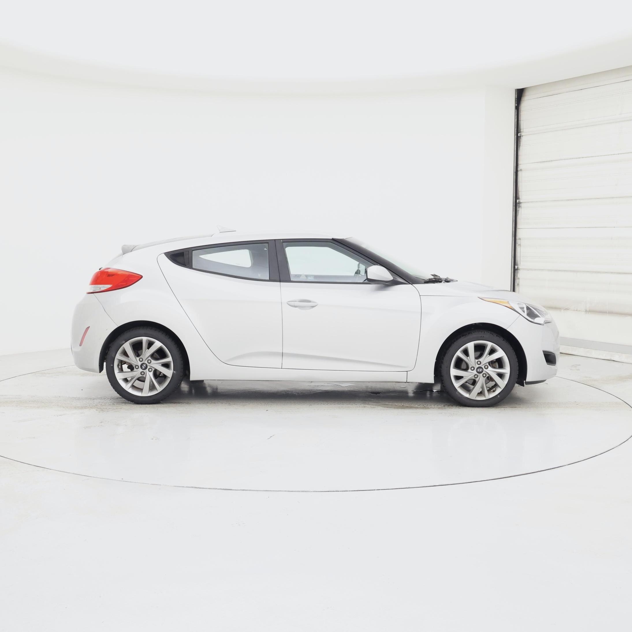 Thumbnail: 2016 Hyundai Veloster - 7