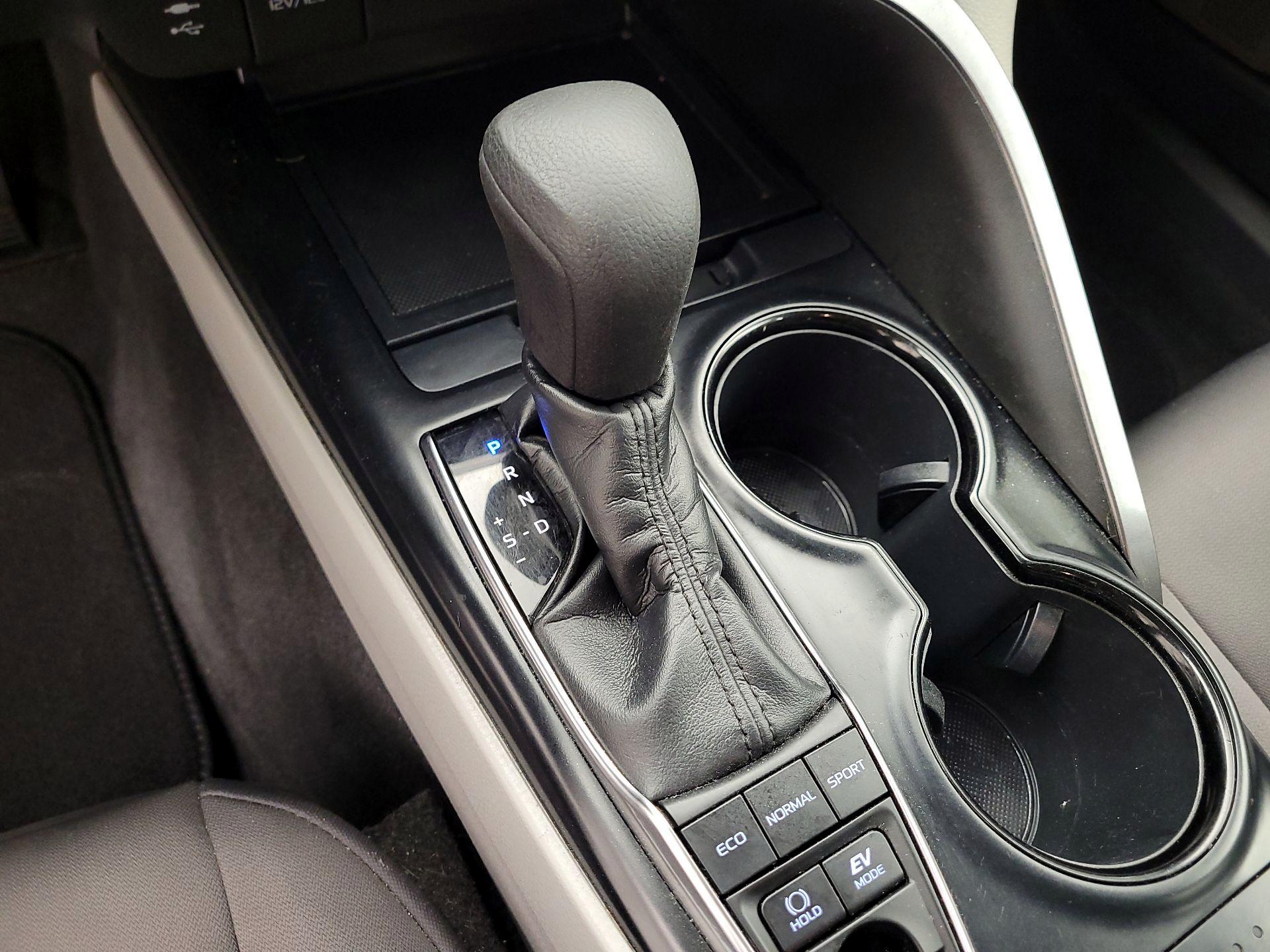 Thumbnail: 2019 Toyota Camry - 17