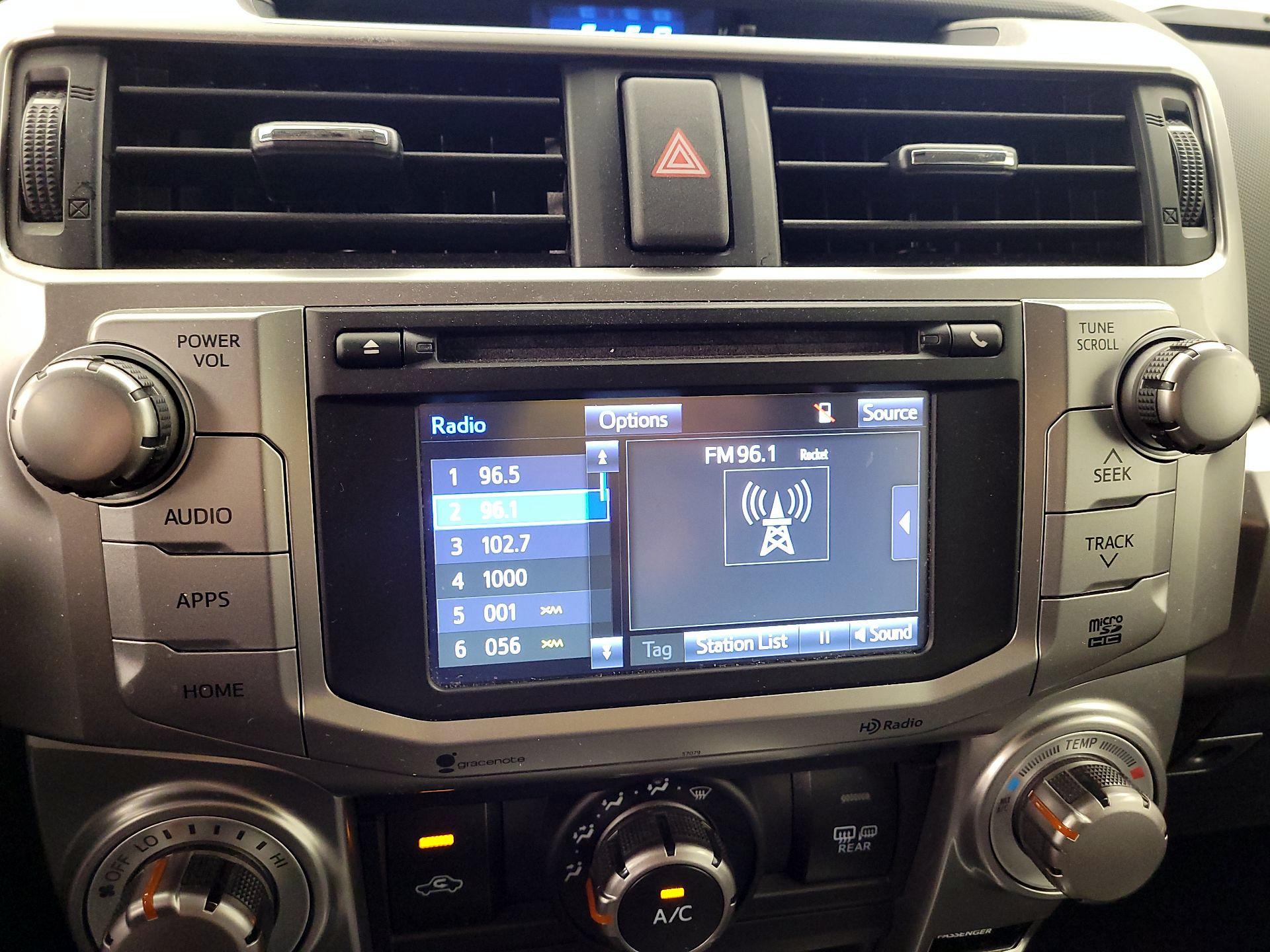 Thumbnail: 2015 Toyota 4Runner - 13