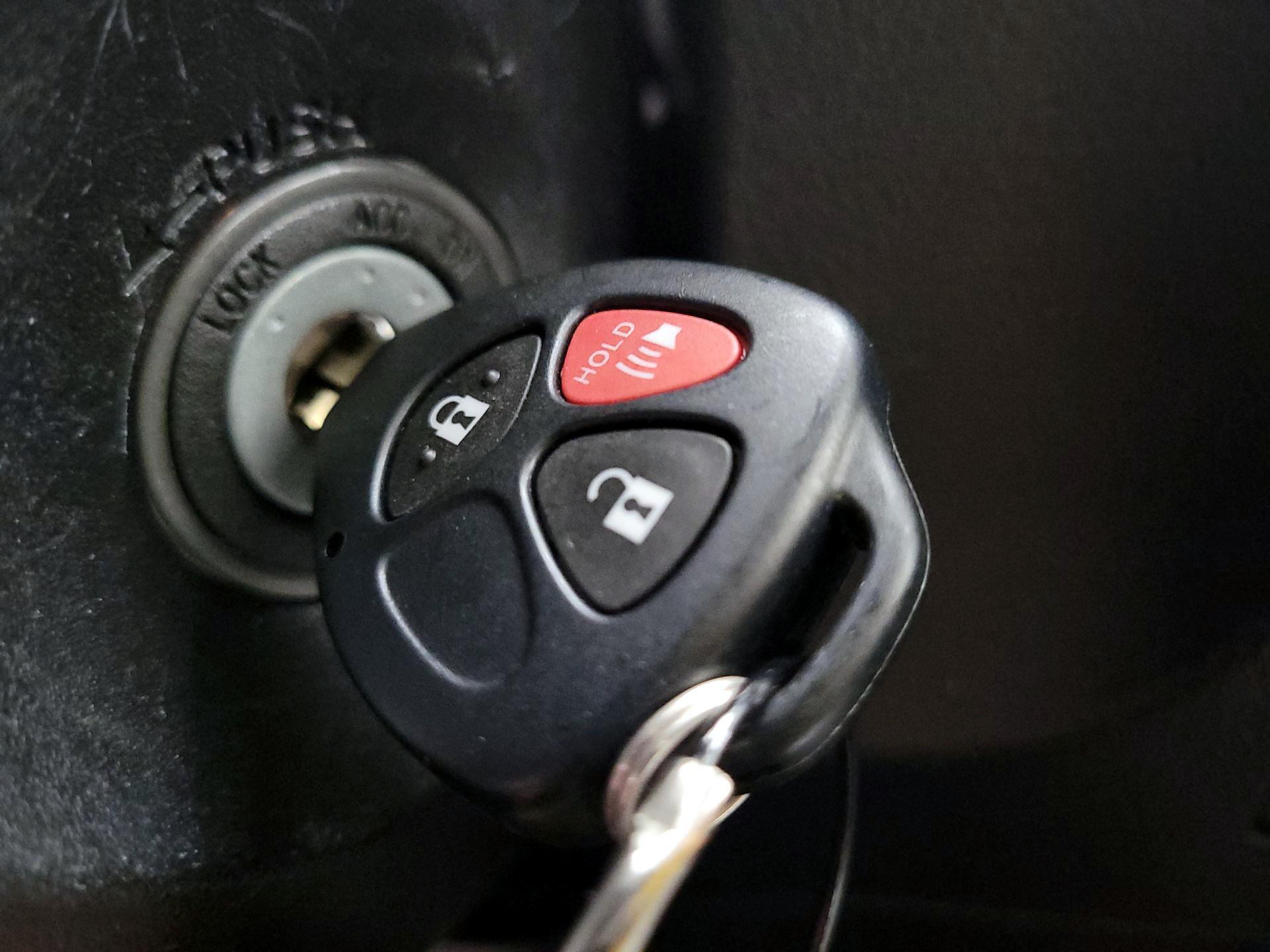 Thumbnail: 2015 Toyota 4Runner - 18