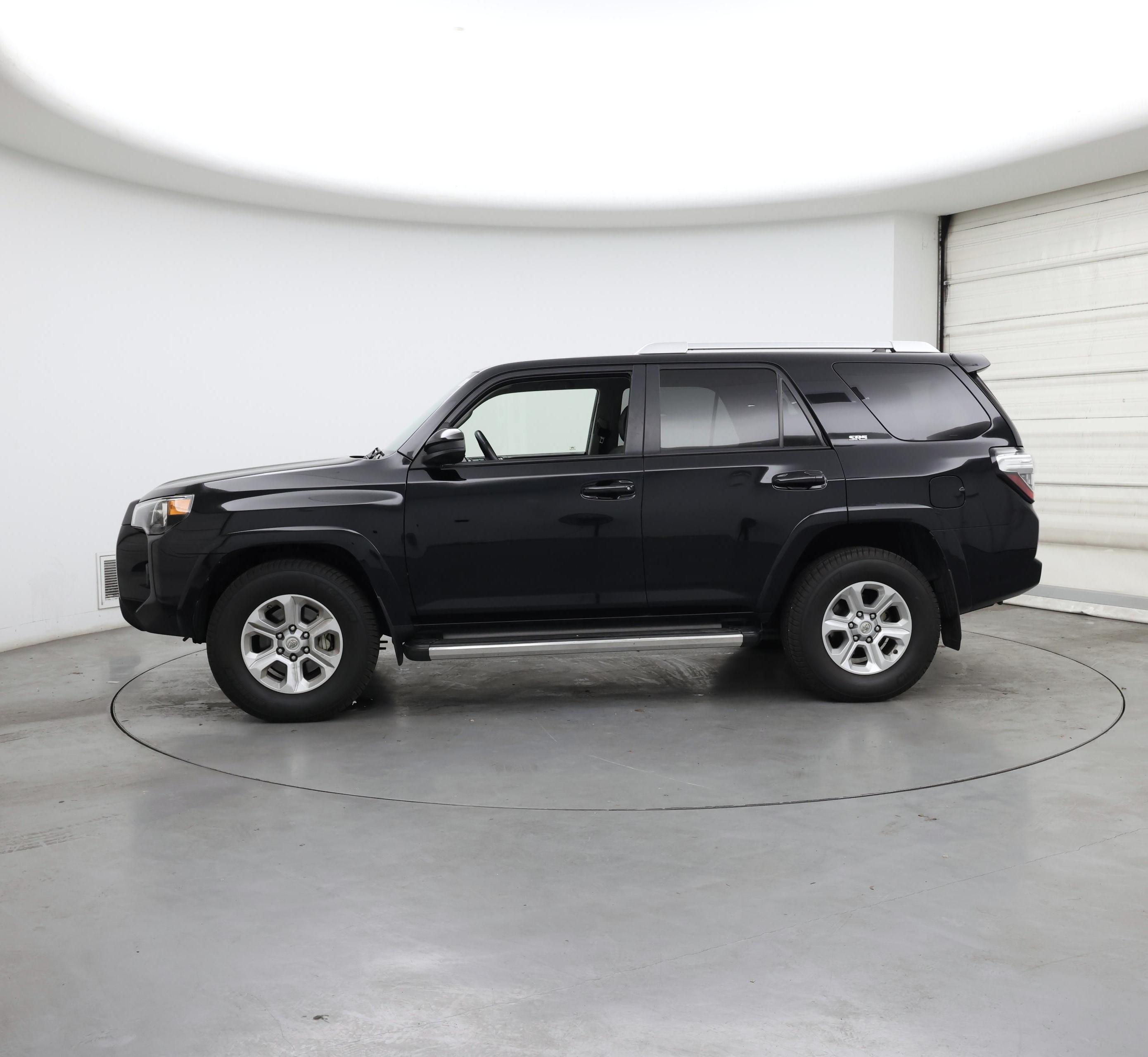 Thumbnail: 2015 Toyota 4Runner - 3