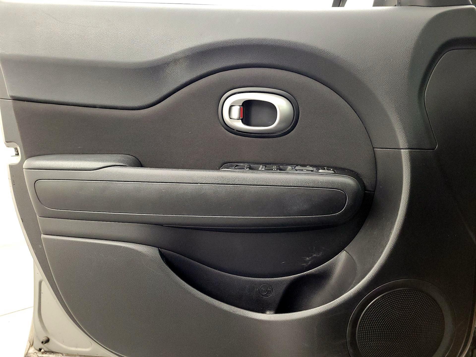 Thumbnail: 2015 Kia Soul - 12