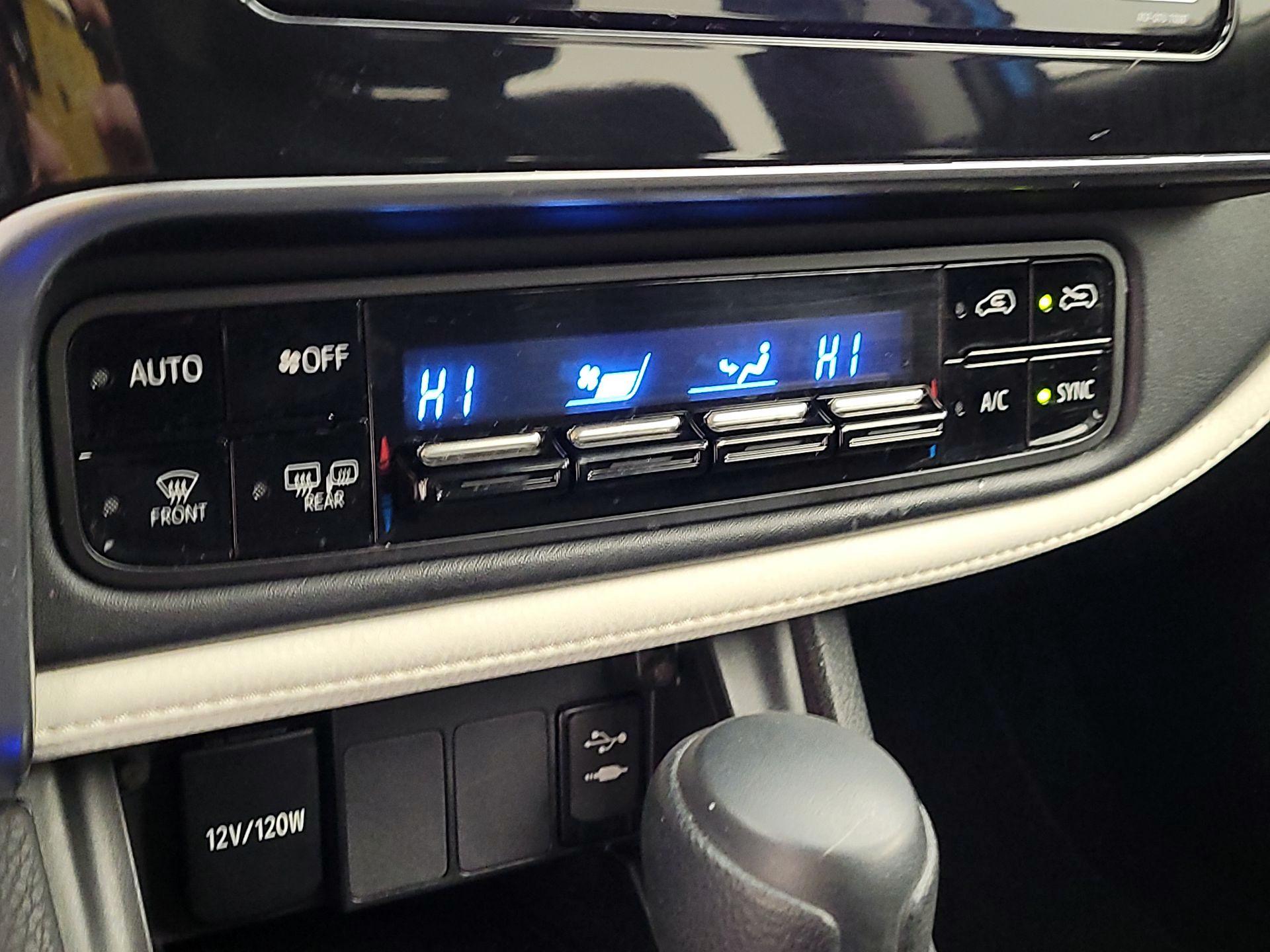 Thumbnail: 2017 Toyota Corolla iM - 16