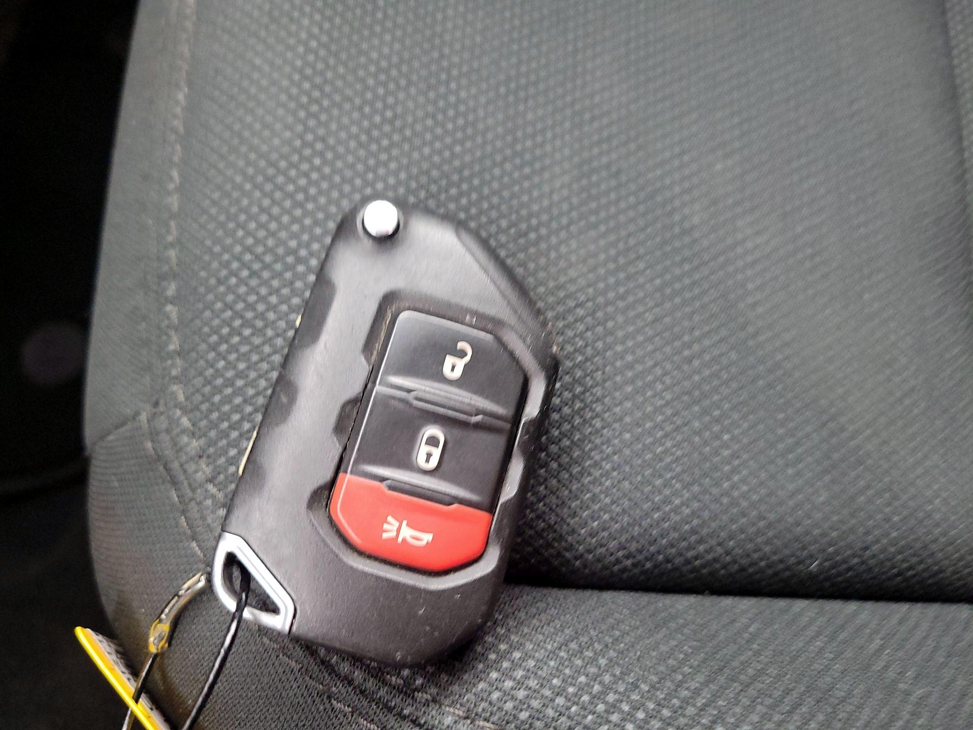 Thumbnail: 2019 Jeep Wrangler - 18