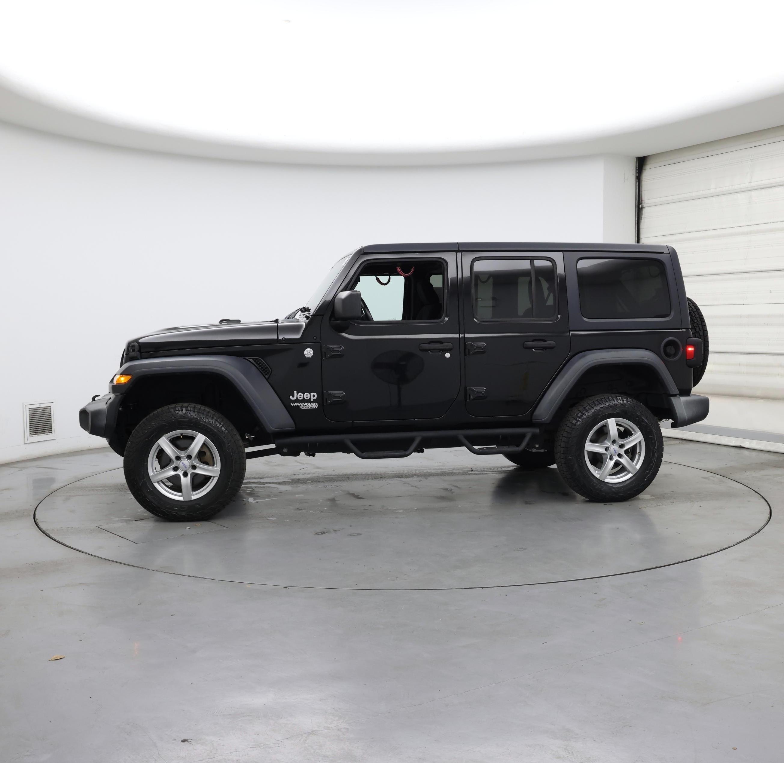 Thumbnail: 2019 Jeep Wrangler - 3