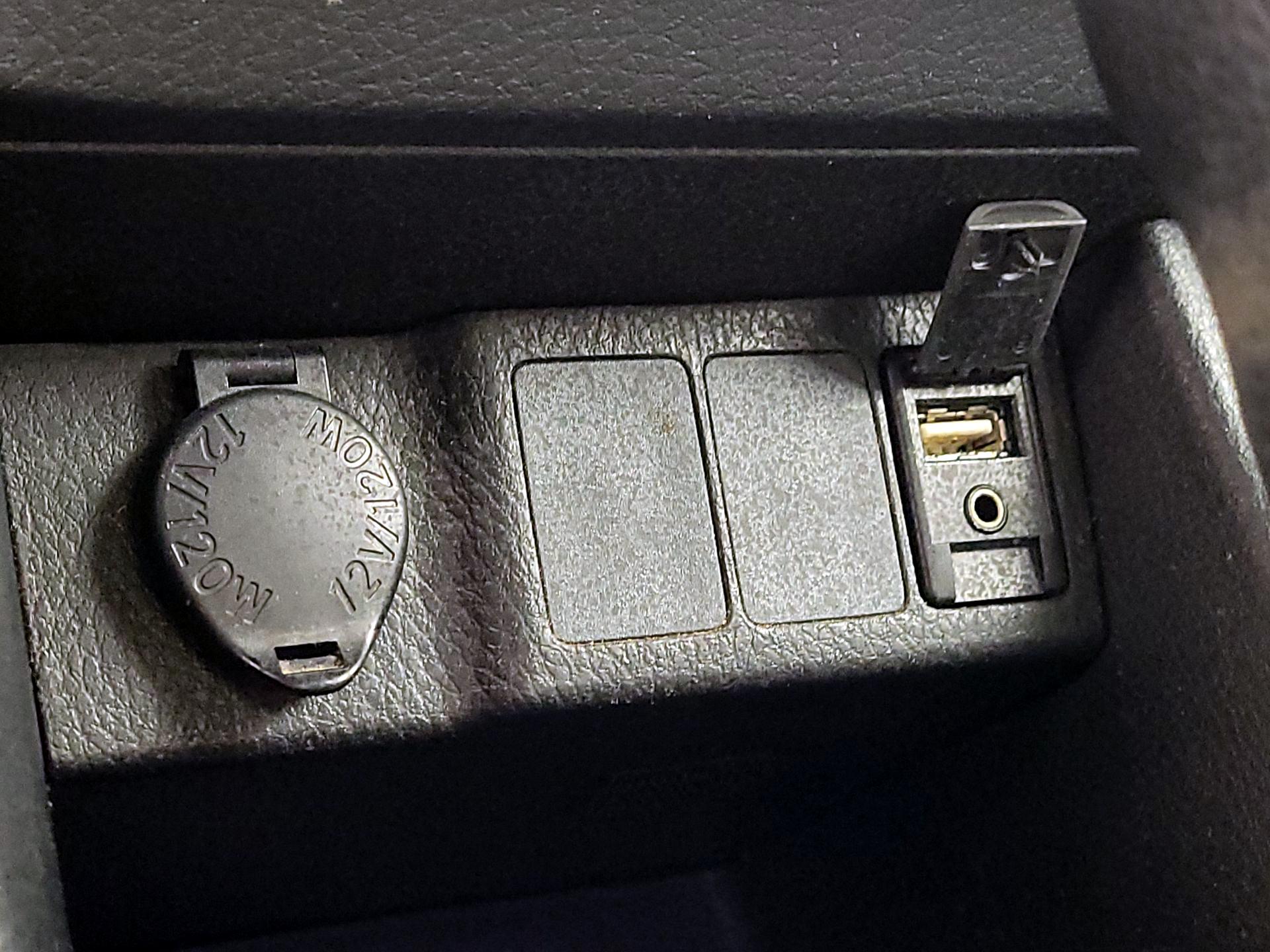 Thumbnail: 2016 Toyota Corolla - 18