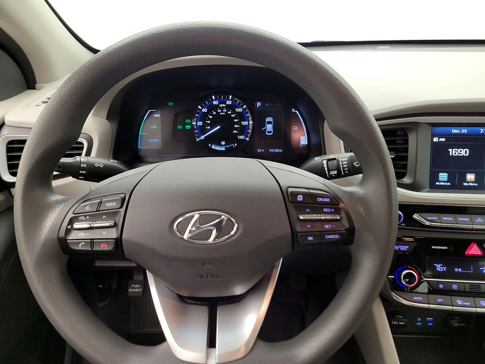 Thumbnail: 2018 Hyundai Ioniq - 10