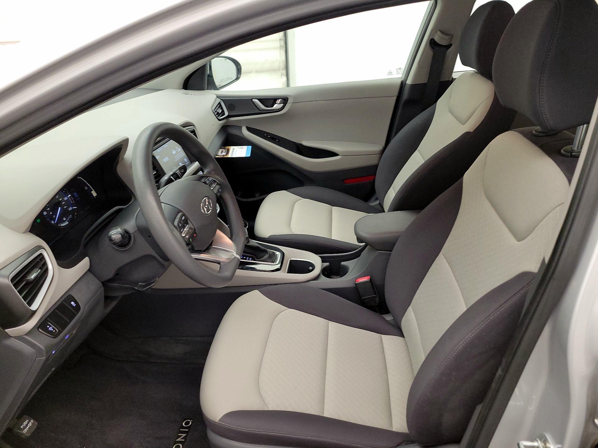 Thumbnail: 2018 Hyundai Ioniq - 11