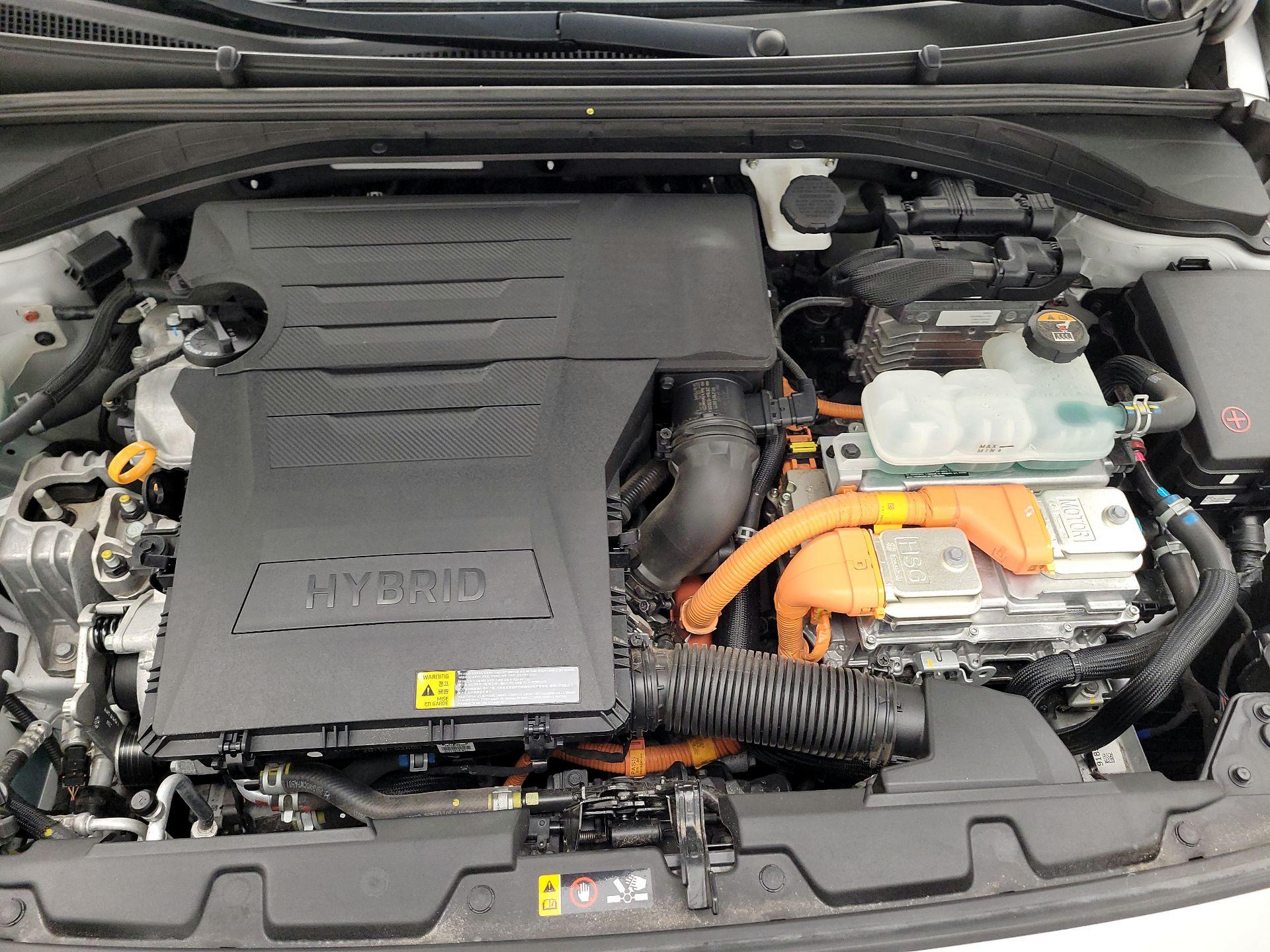 Thumbnail: 2018 Hyundai Ioniq - 17