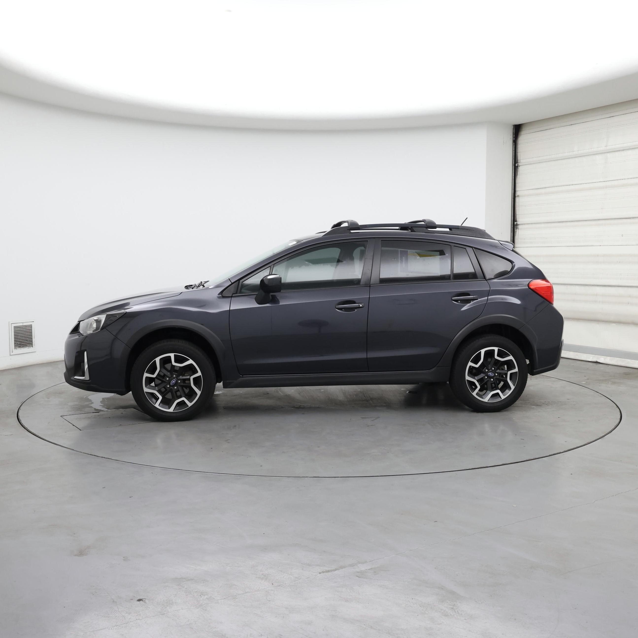 Thumbnail: 2017 Subaru Crosstrek - 3