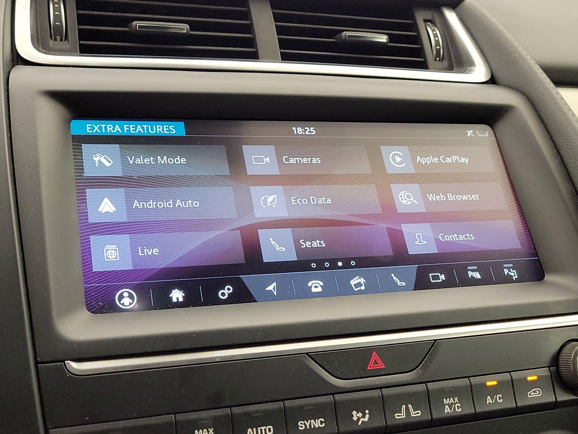 Thumbnail: 2020 Jaguar E-Pace - 15