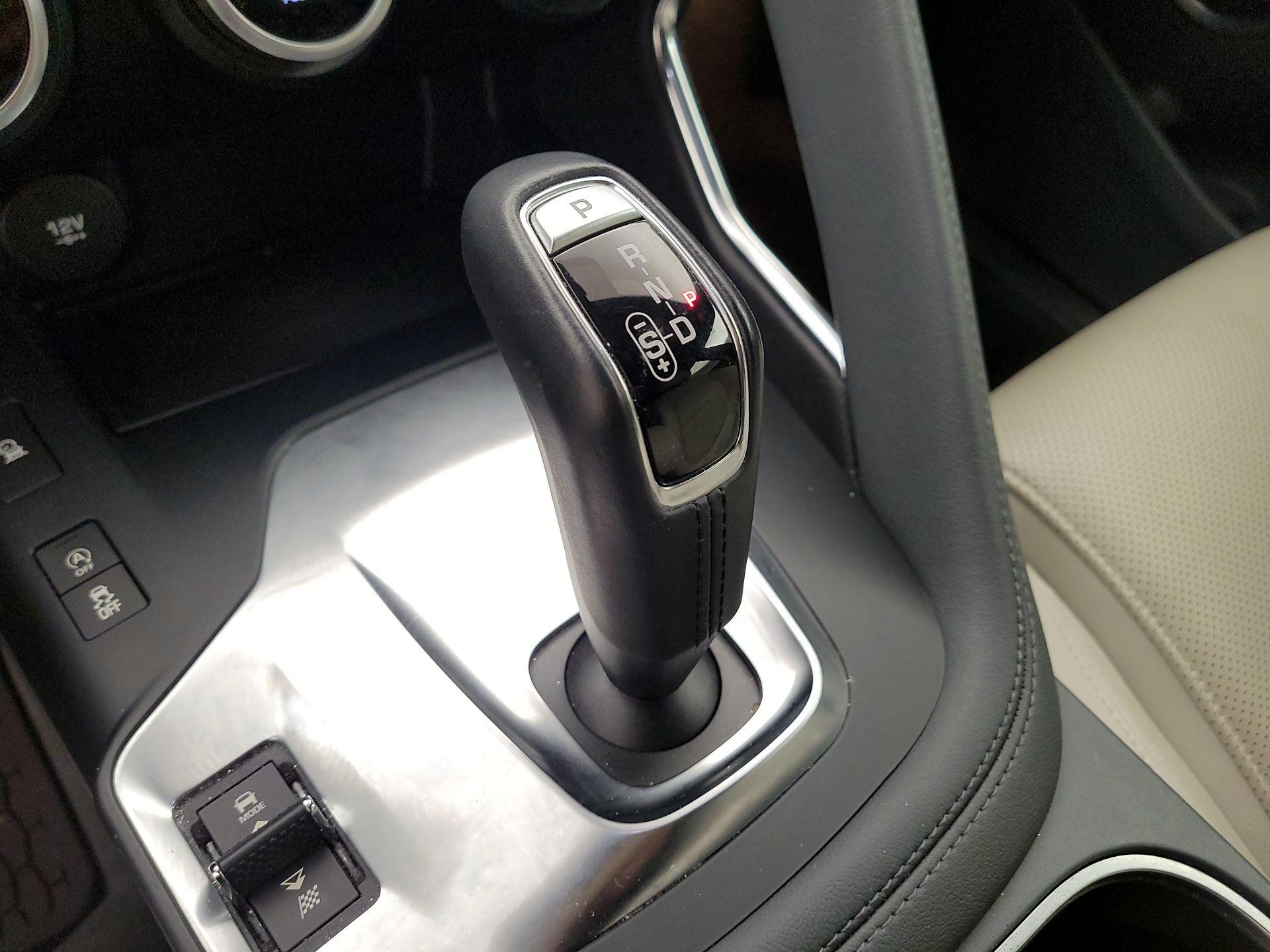 Thumbnail: 2020 Jaguar E-Pace - 17