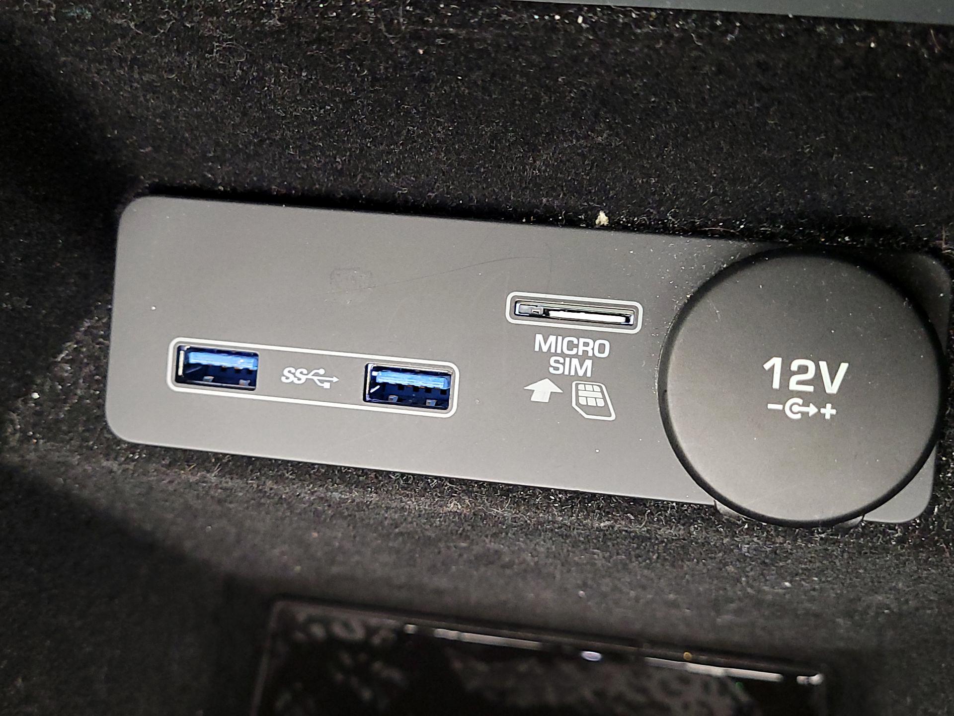 Thumbnail: 2020 Jaguar E-Pace - 18