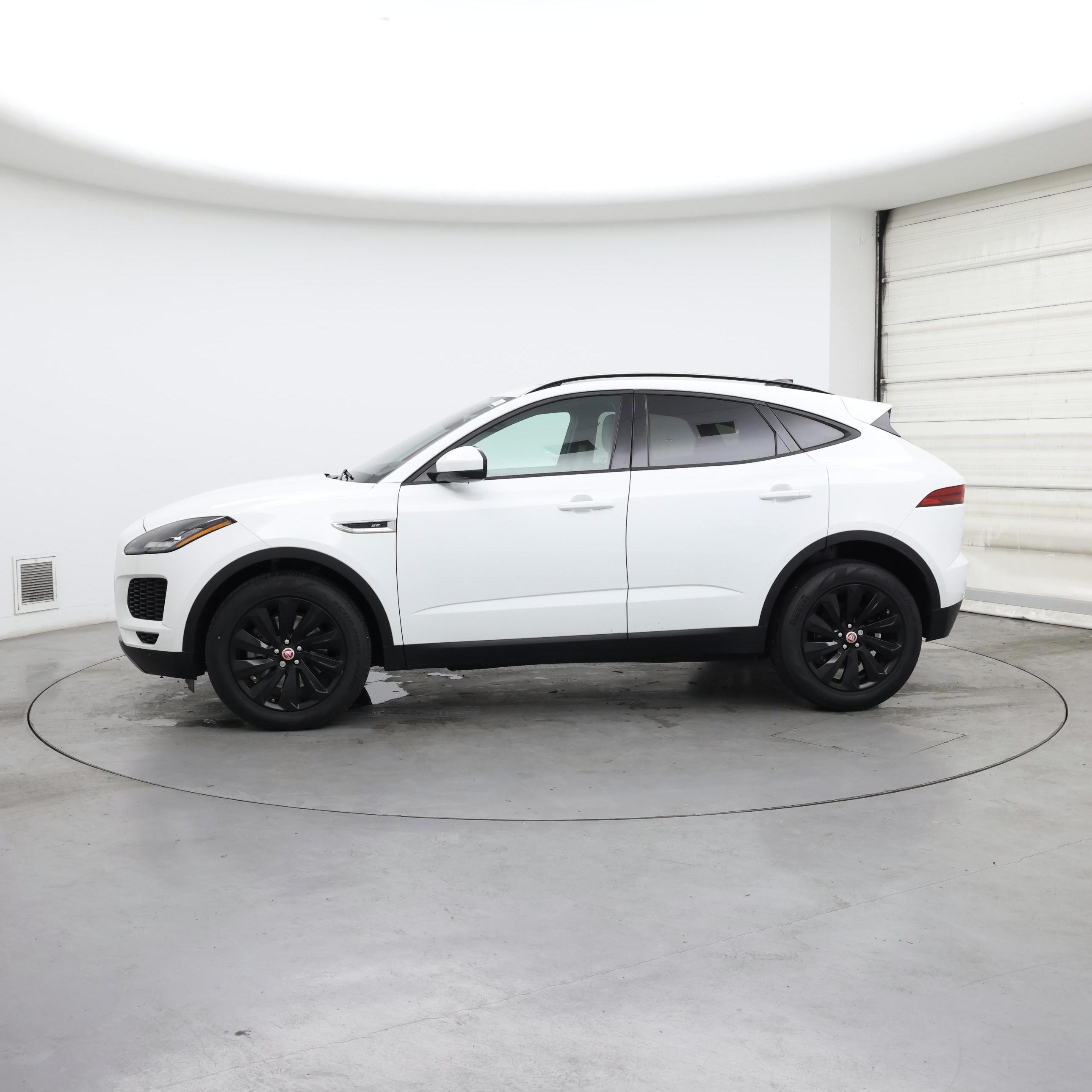 Thumbnail: 2020 Jaguar E-Pace - 3