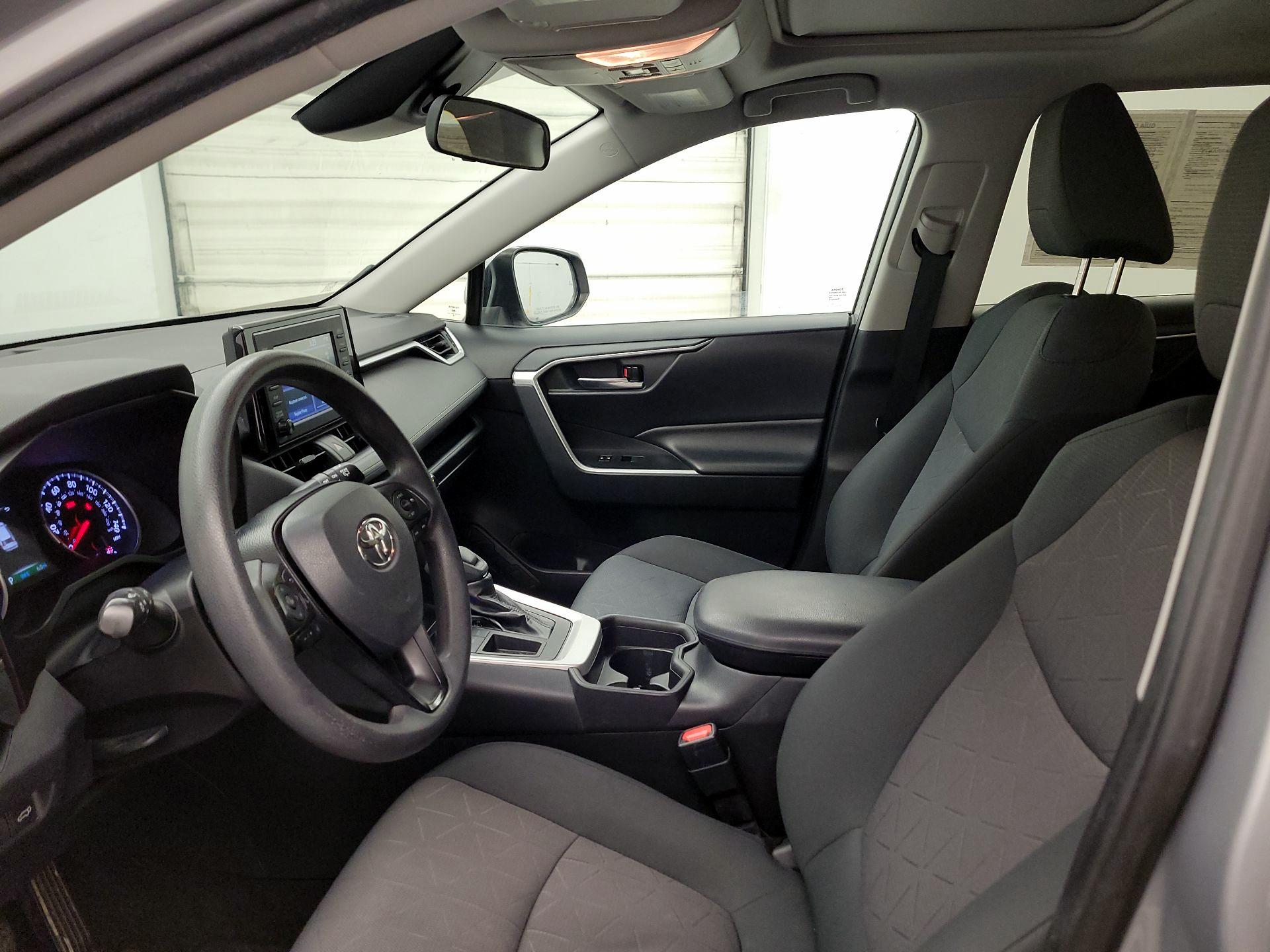 Thumbnail: 2019 Toyota RAV4 - 11