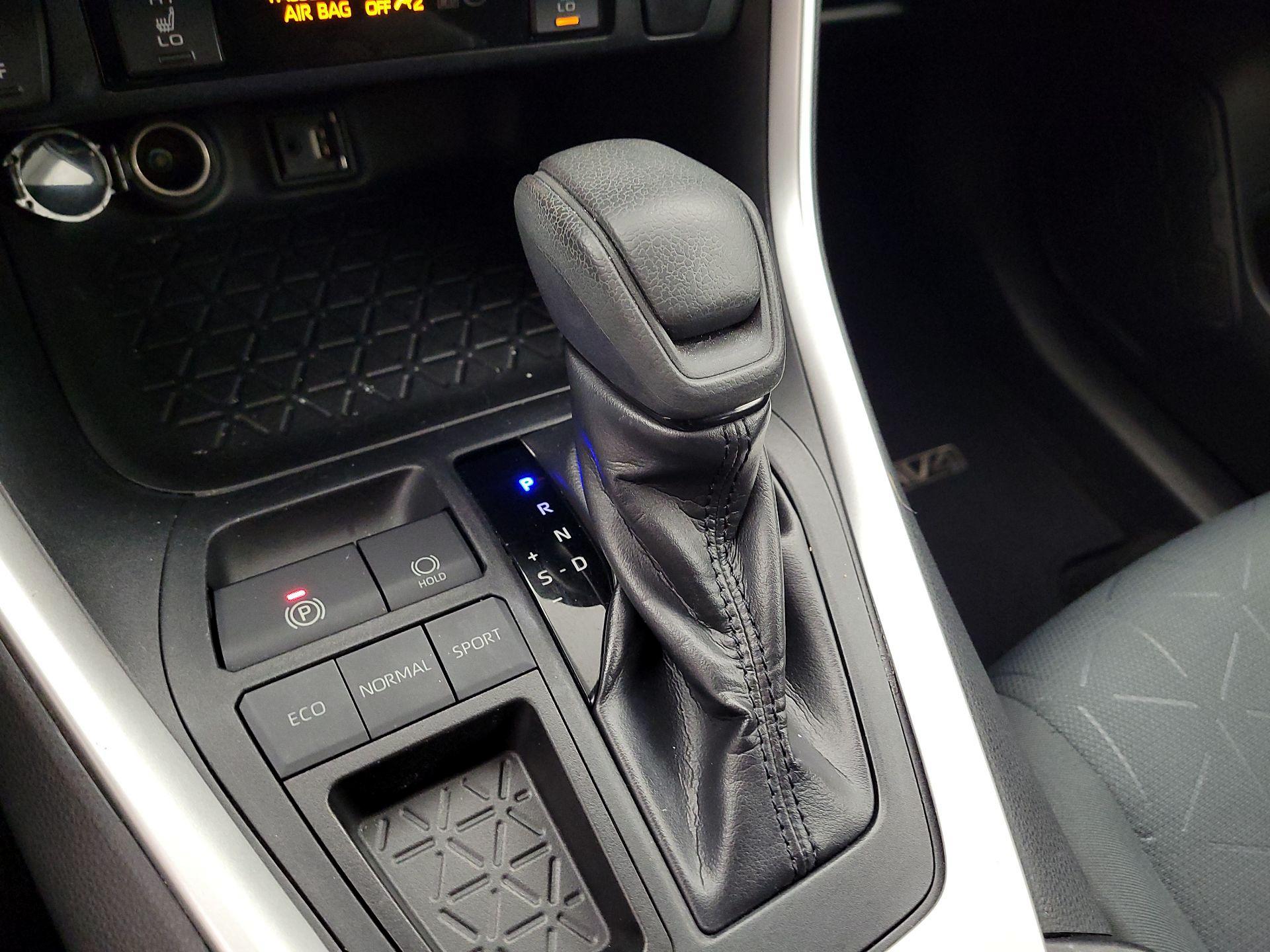 Thumbnail: 2019 Toyota RAV4 - 17