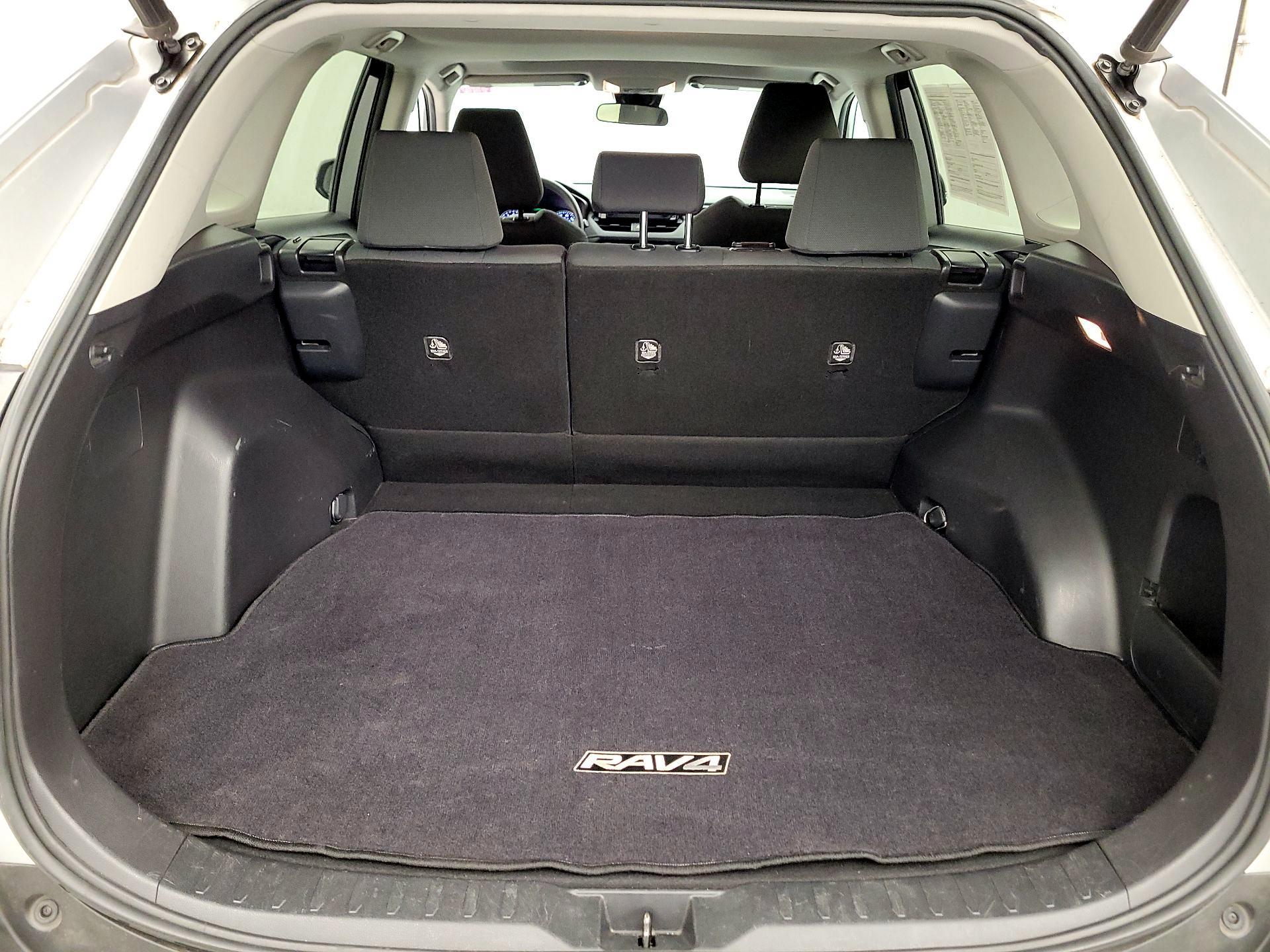 Thumbnail: 2019 Toyota RAV4 - 20