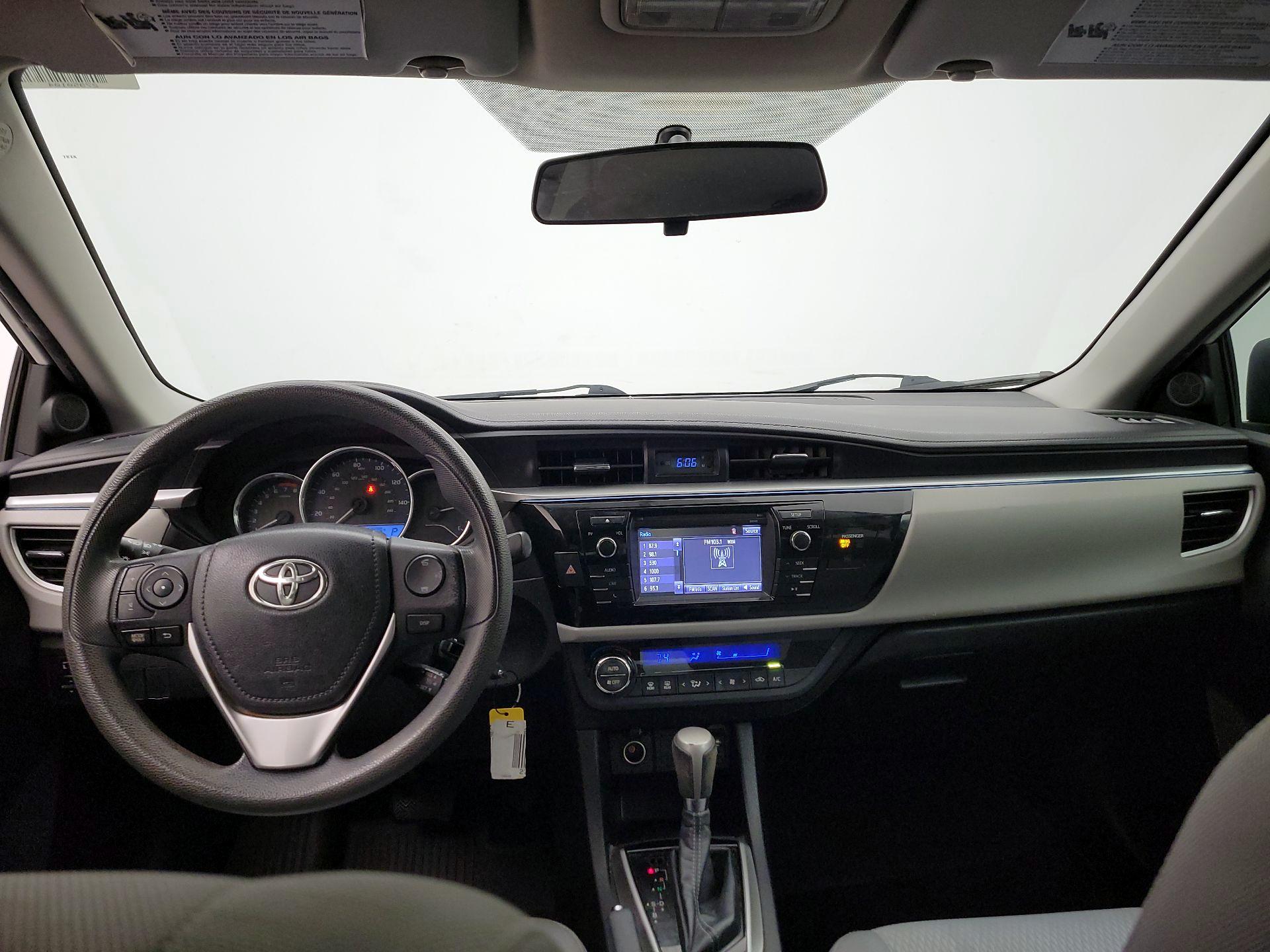 Thumbnail: 2015 Toyota Corolla - 9