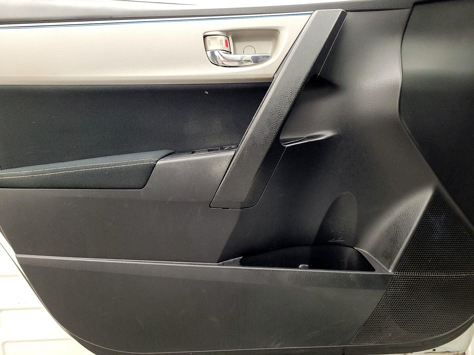 Thumbnail: 2015 Toyota Corolla - 12