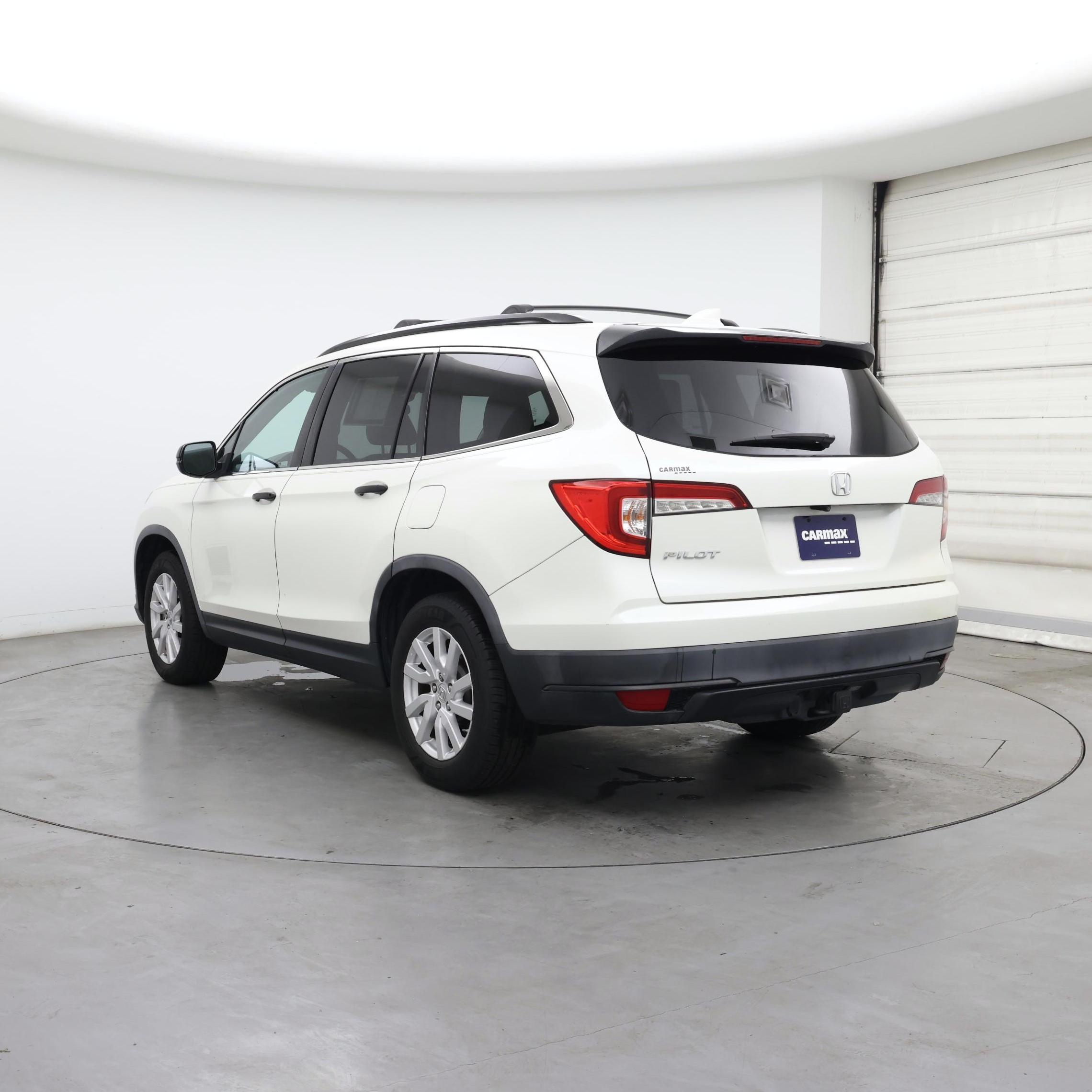 Thumbnail: 2019 Honda Pilot - 2