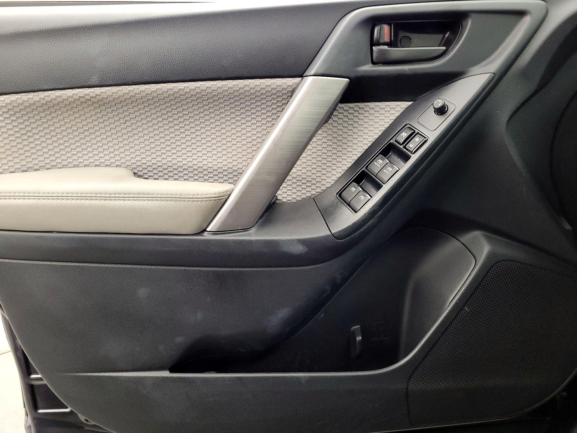 Thumbnail: 2017 Subaru Forester - 12