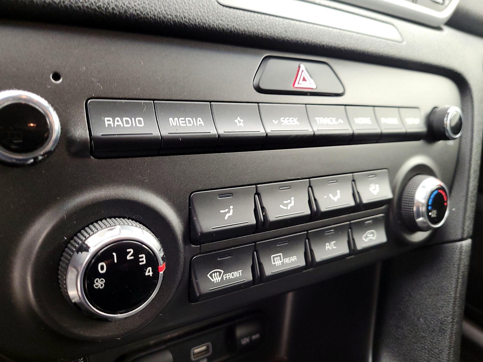 Thumbnail: 2020 Kia Sportage - 16