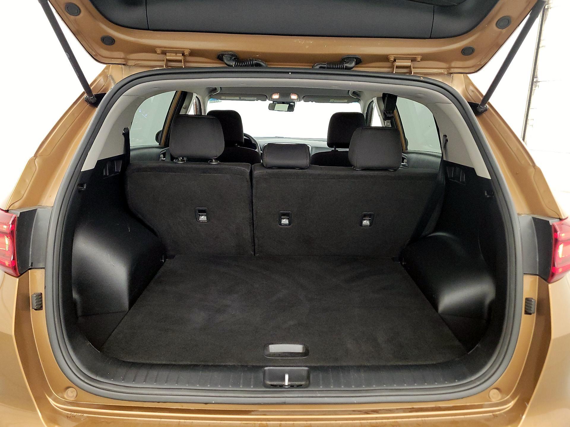 Thumbnail: 2020 Kia Sportage - 20