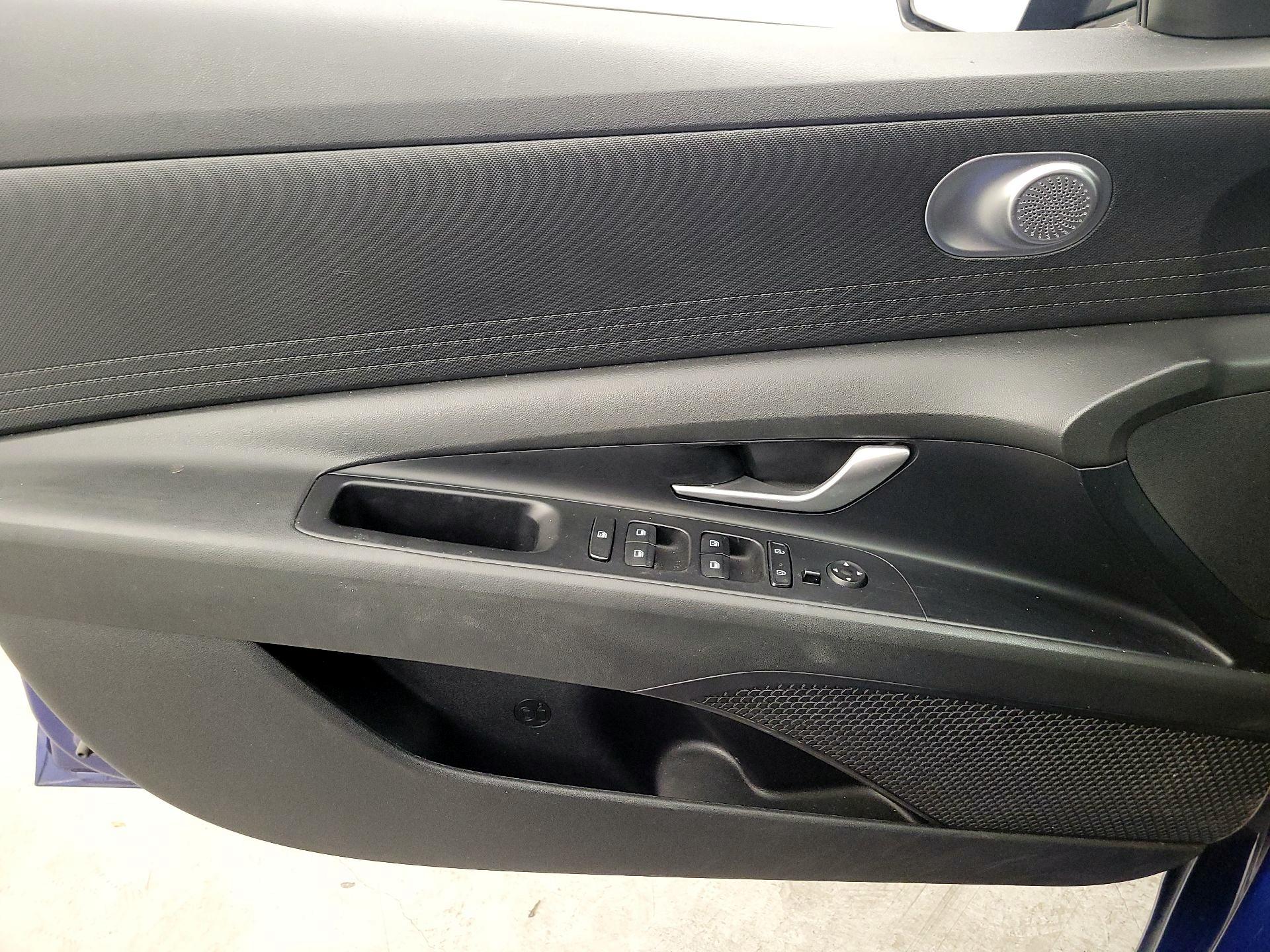 Thumbnail: 2023 Hyundai Elantra - 12