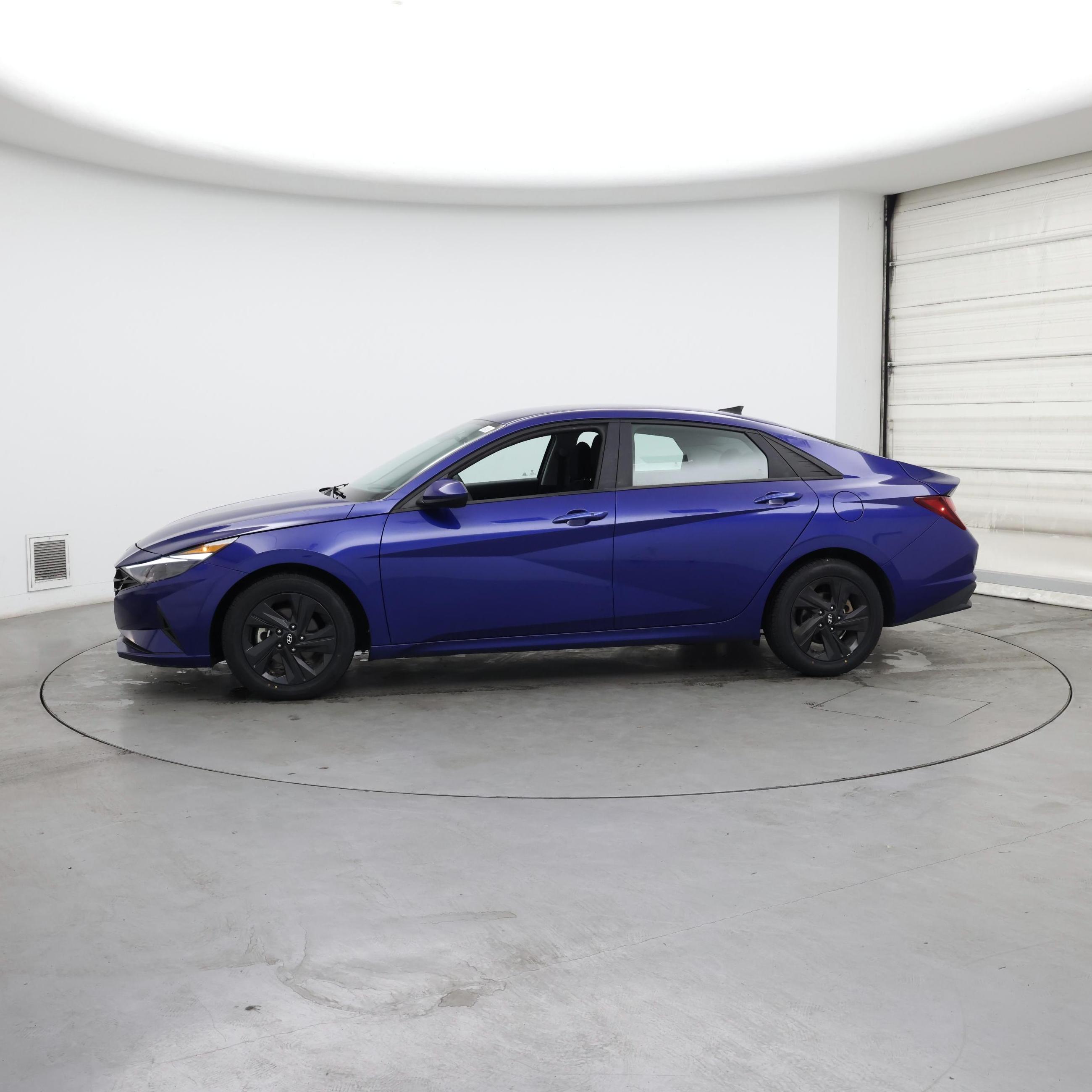 Thumbnail: 2023 Hyundai Elantra - 3