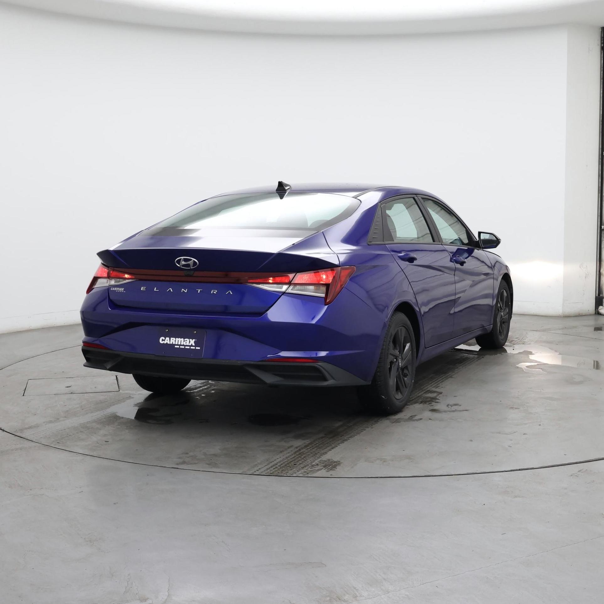 Thumbnail: 2023 Hyundai Elantra - 8