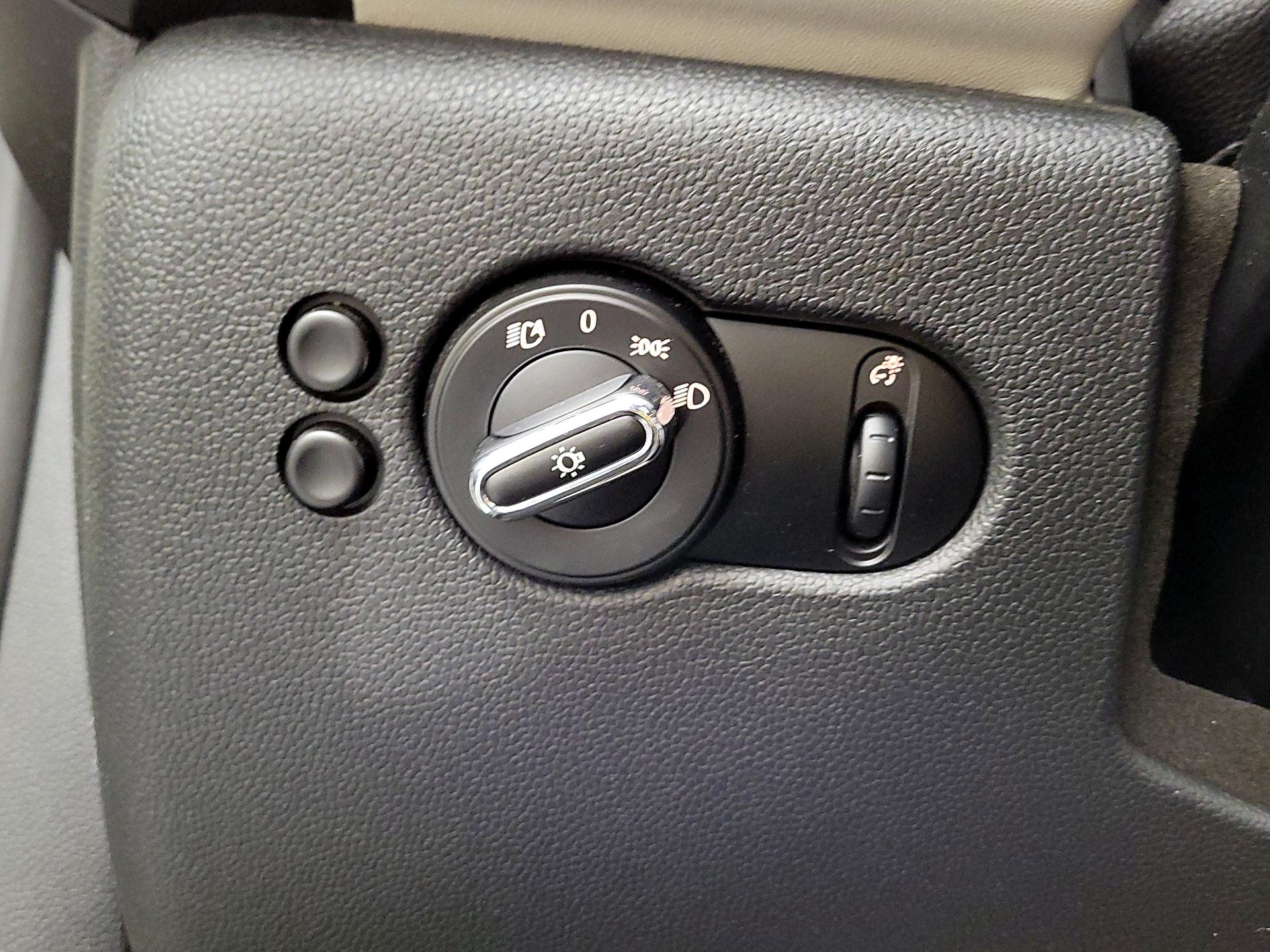 Thumbnail: 2017 MINI Cooper - 13