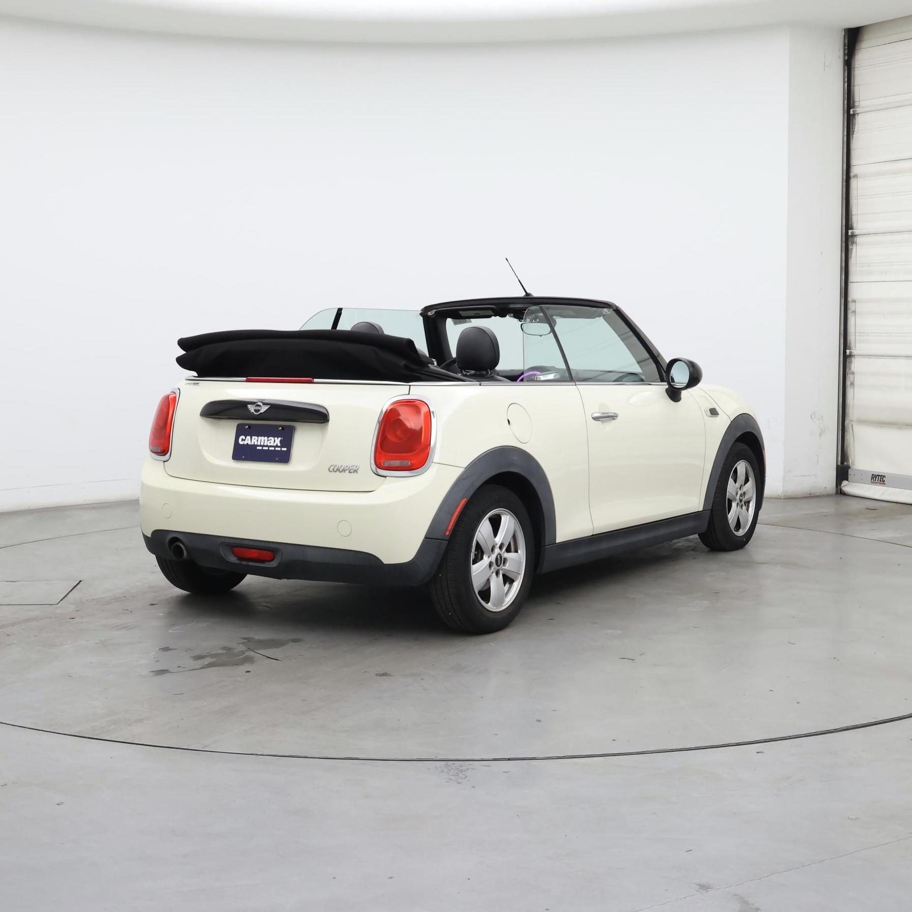 Thumbnail: 2017 MINI Cooper - 8